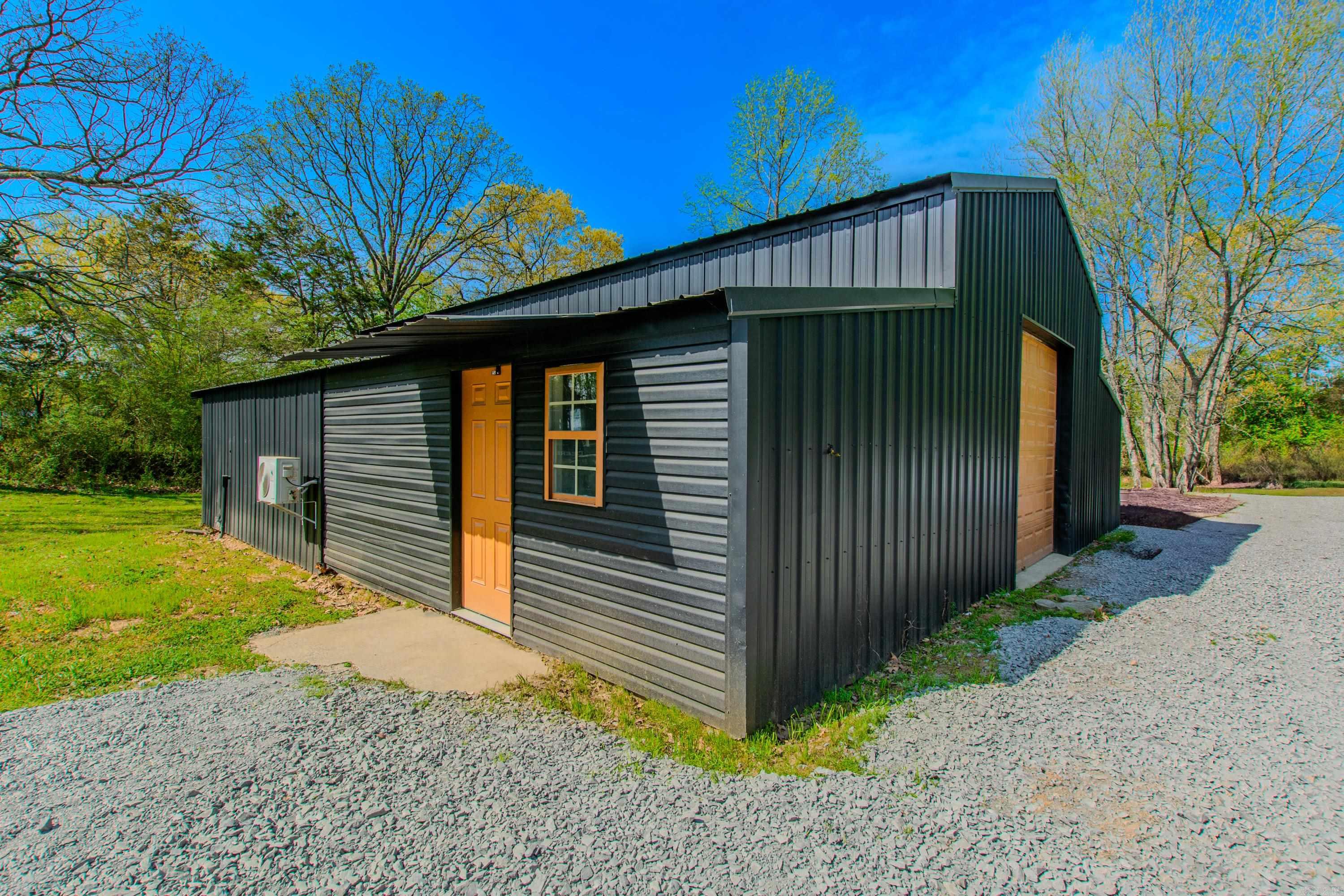 1614 E Cleland Road