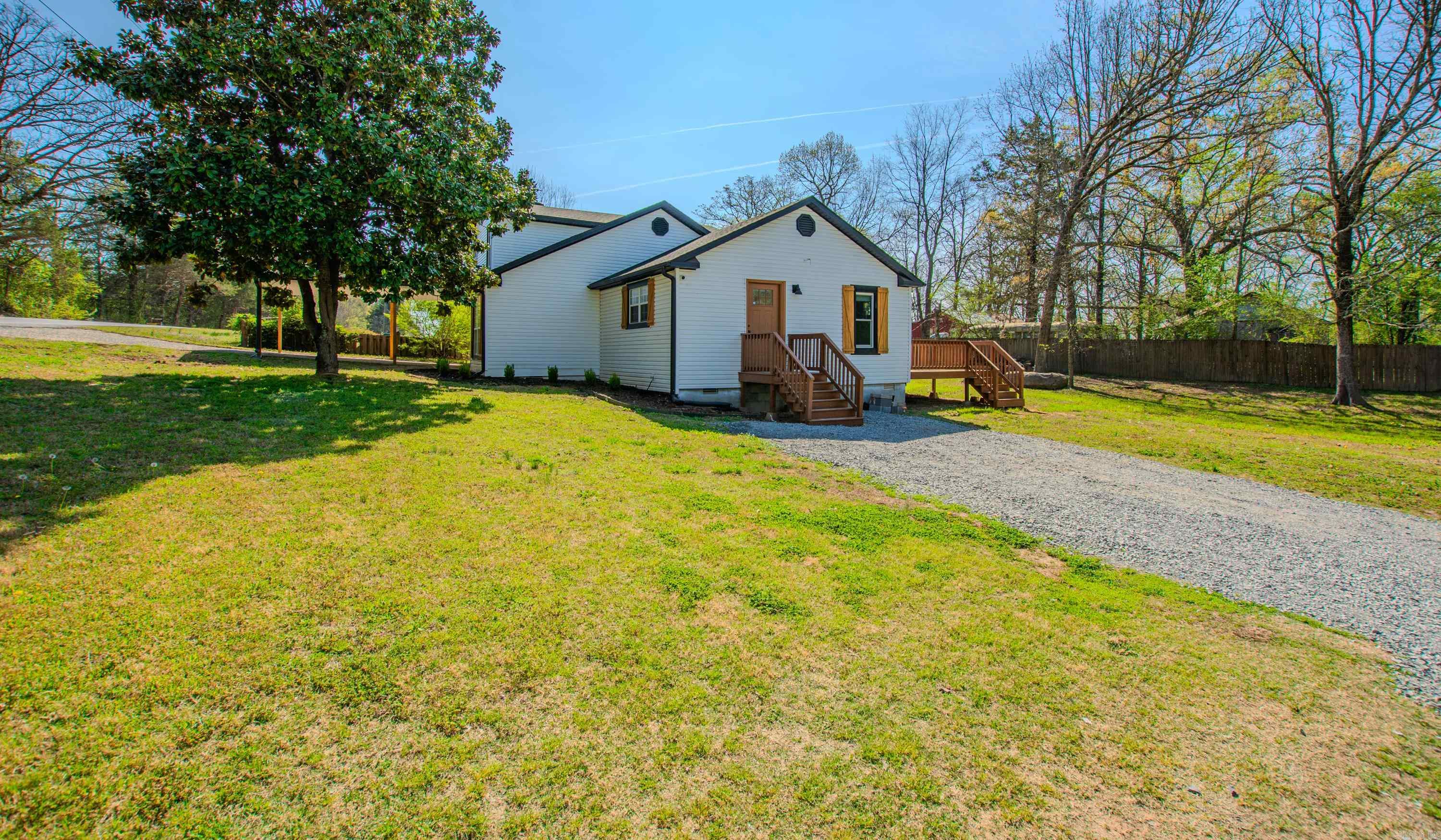 1614 E Cleland Road