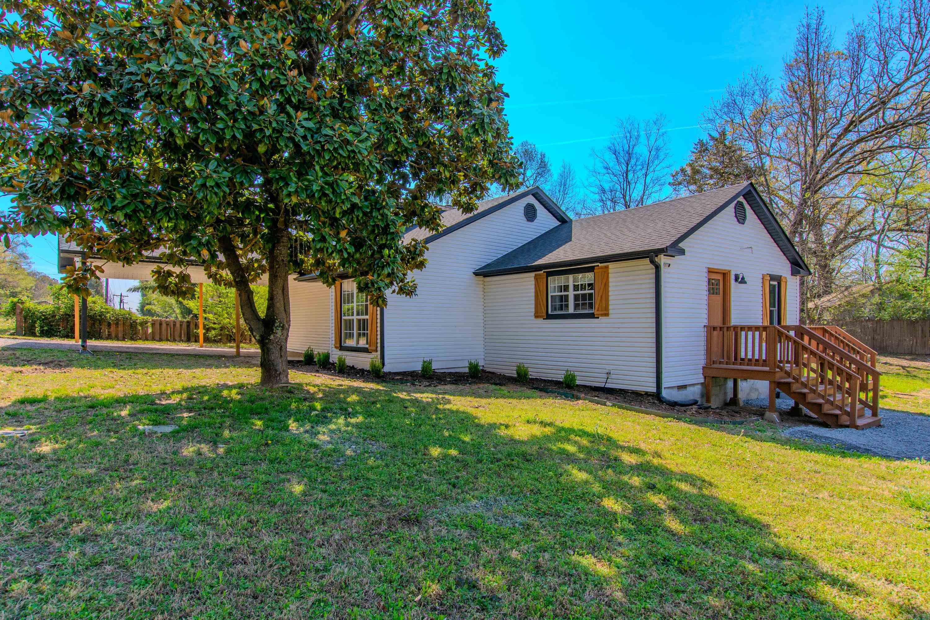 1614 E Cleland Road