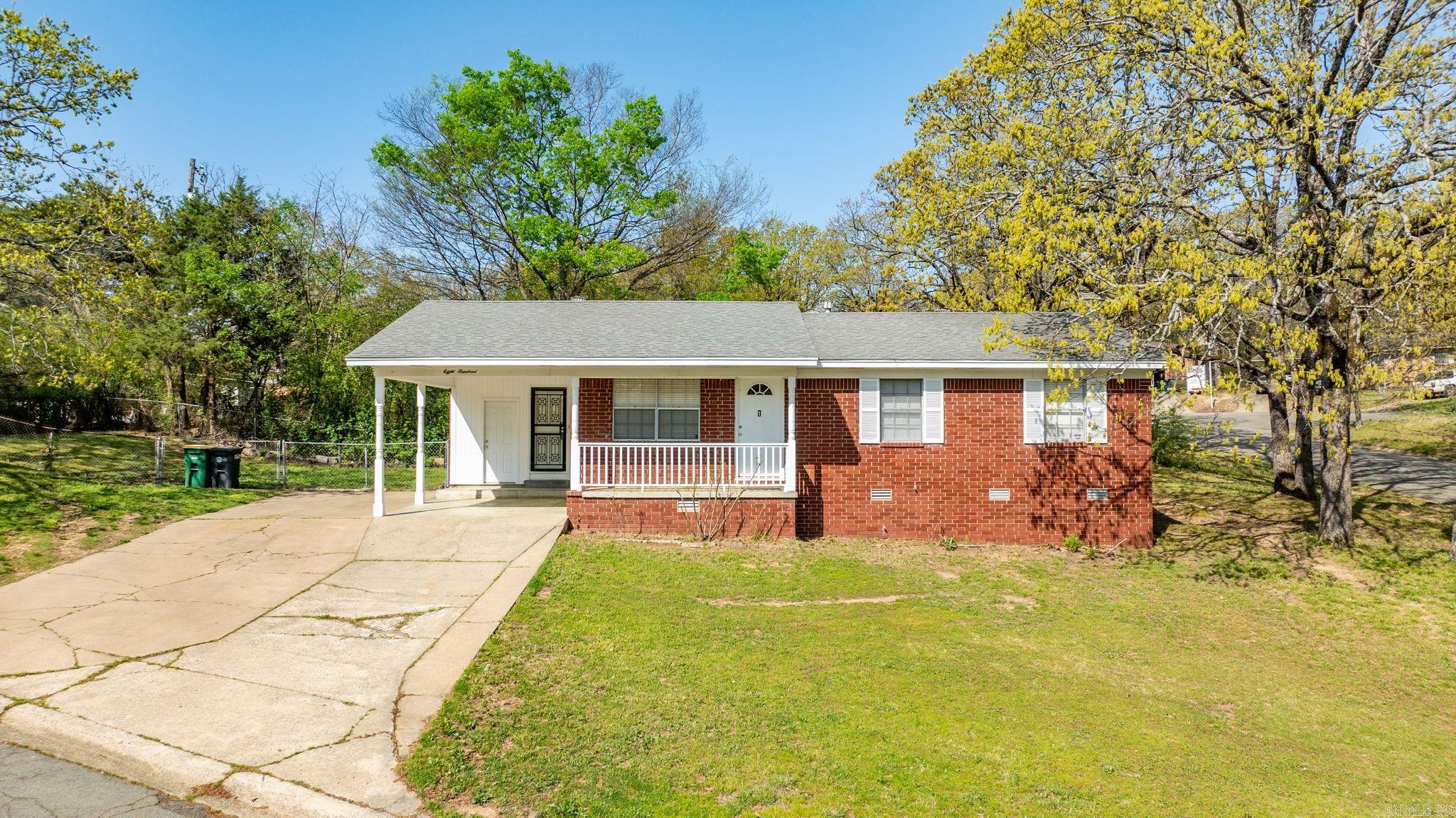 800 Buttercup Circle