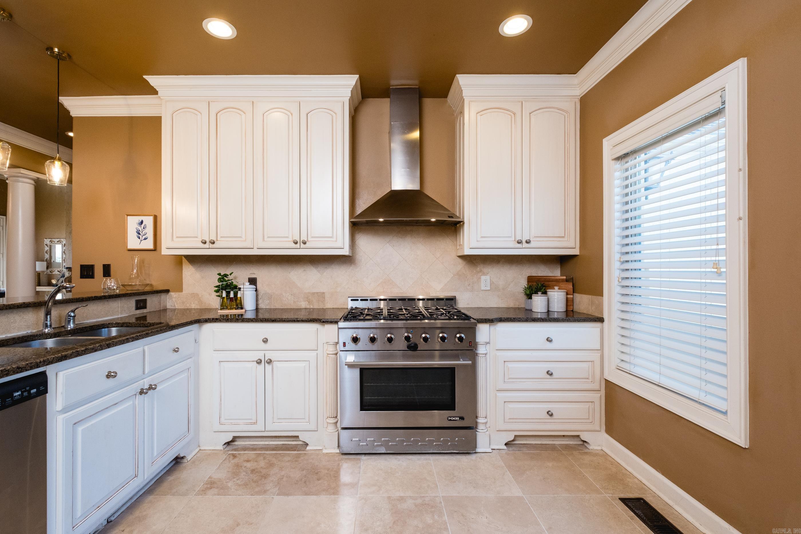 48 Epernay Circle