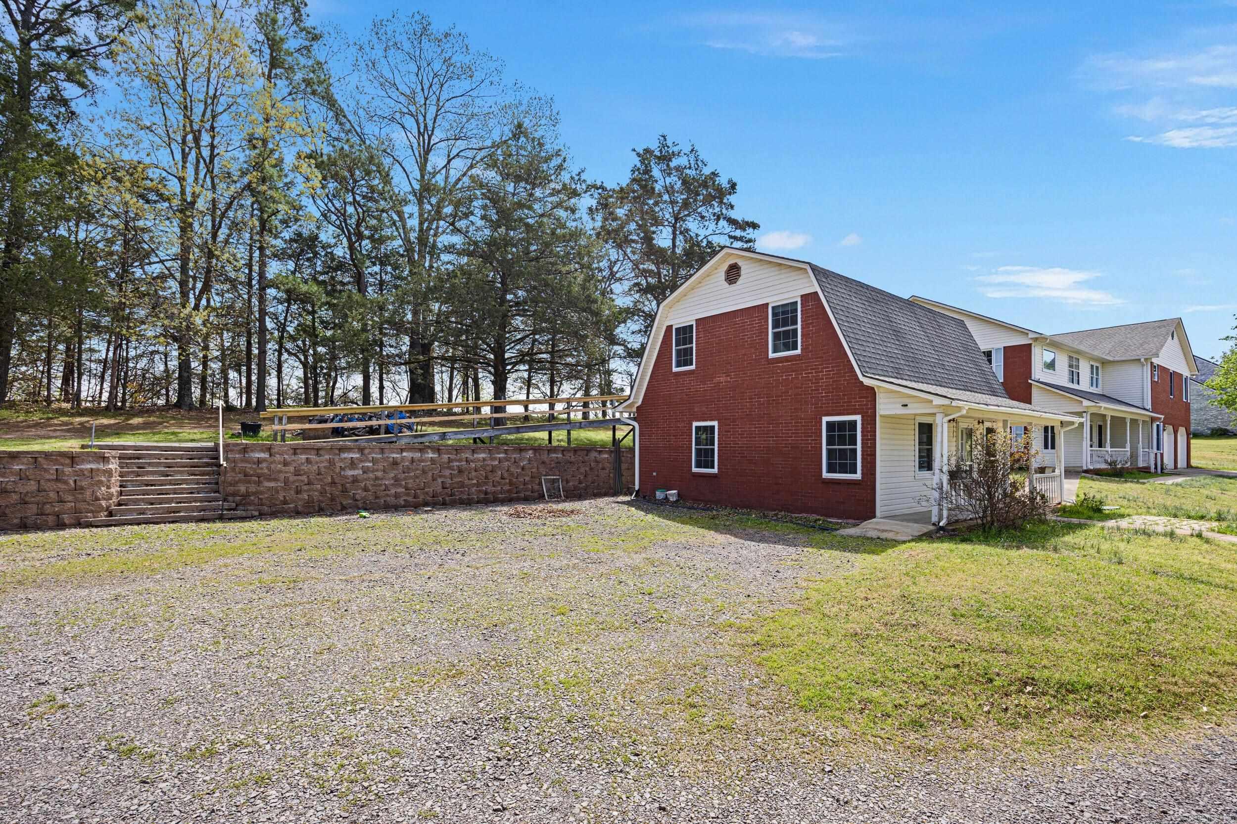 329 Scott Ln