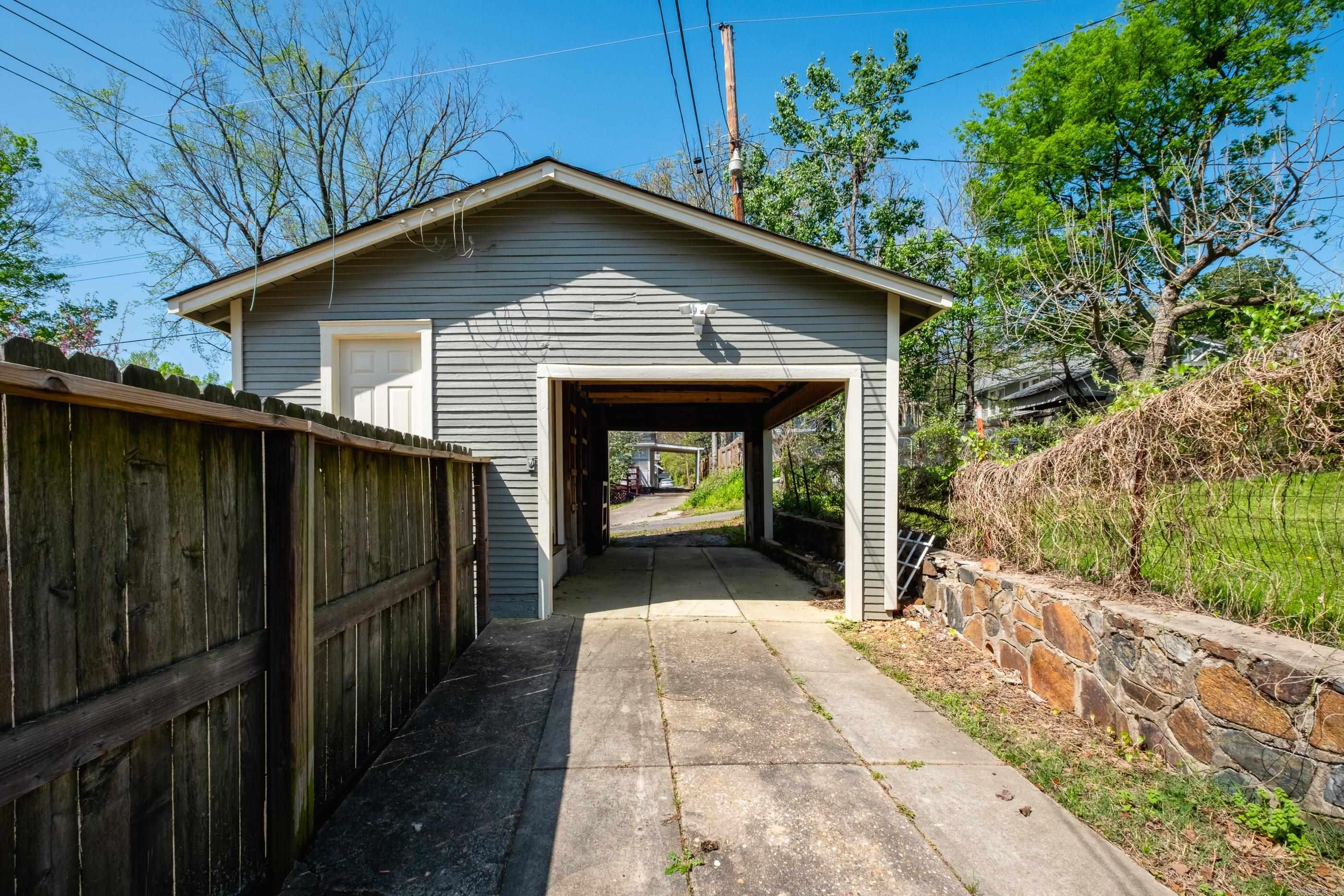 320 N Pine Street