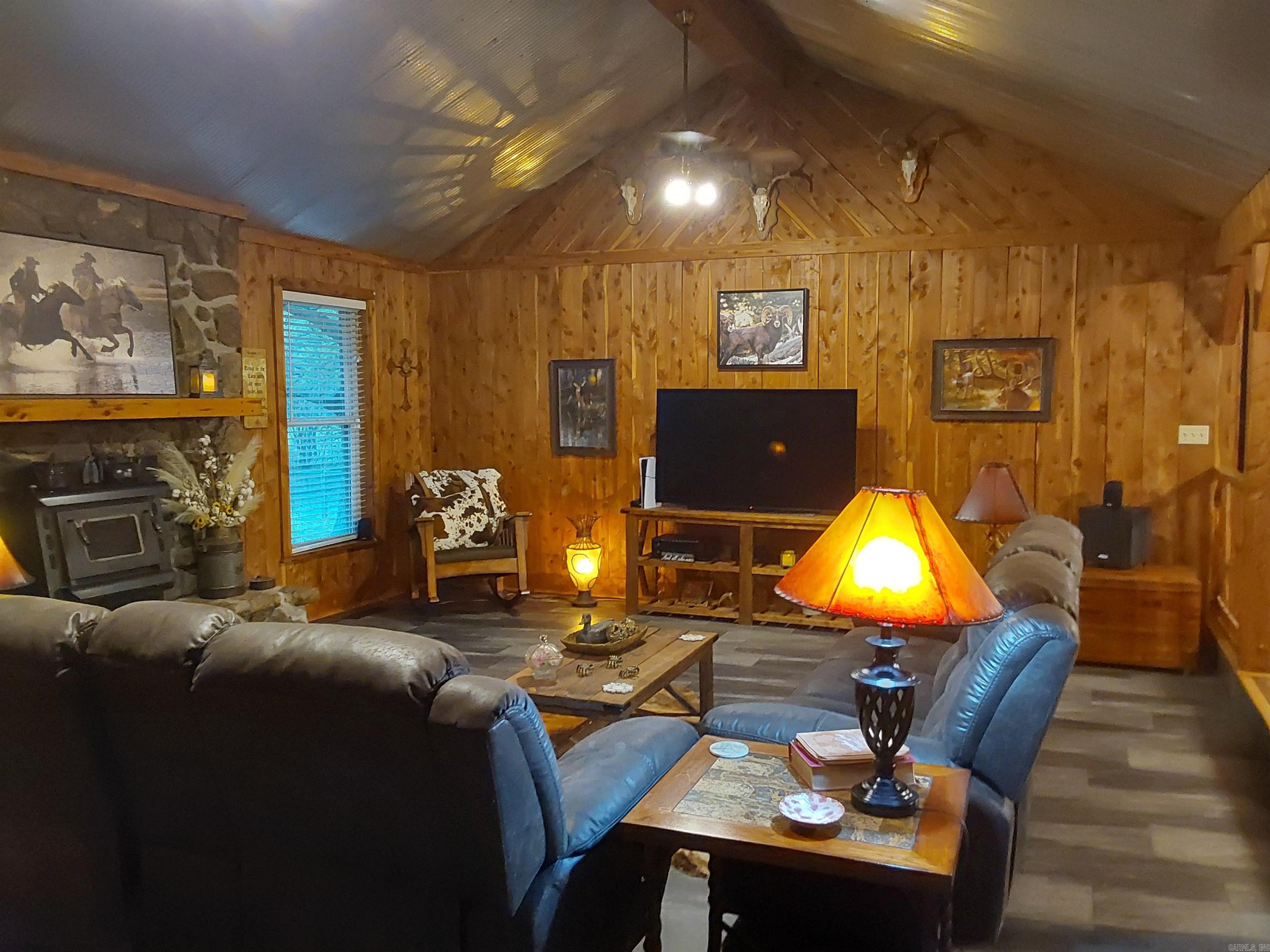 638 Highway 25 N