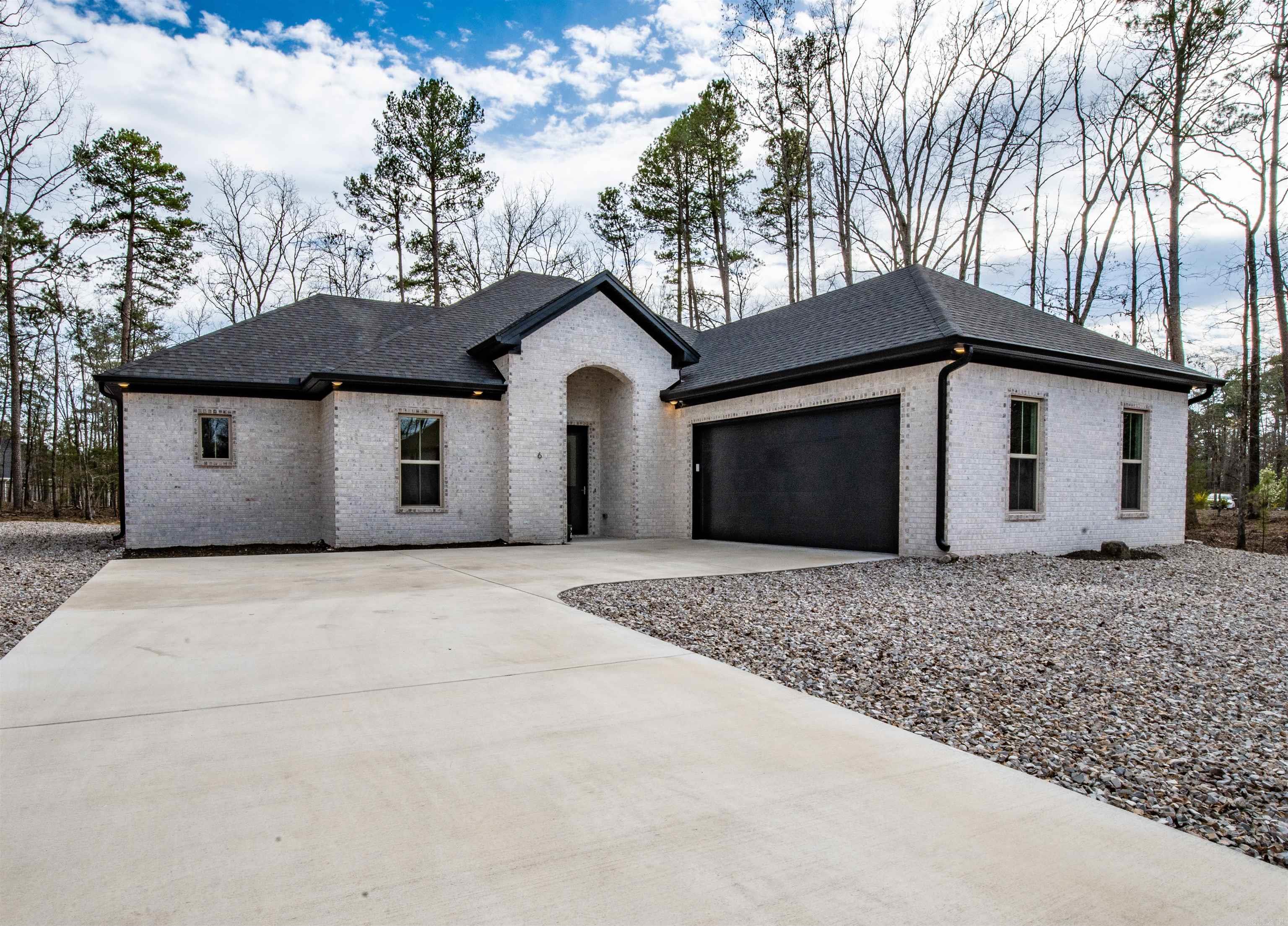 6 Busqueda Lane