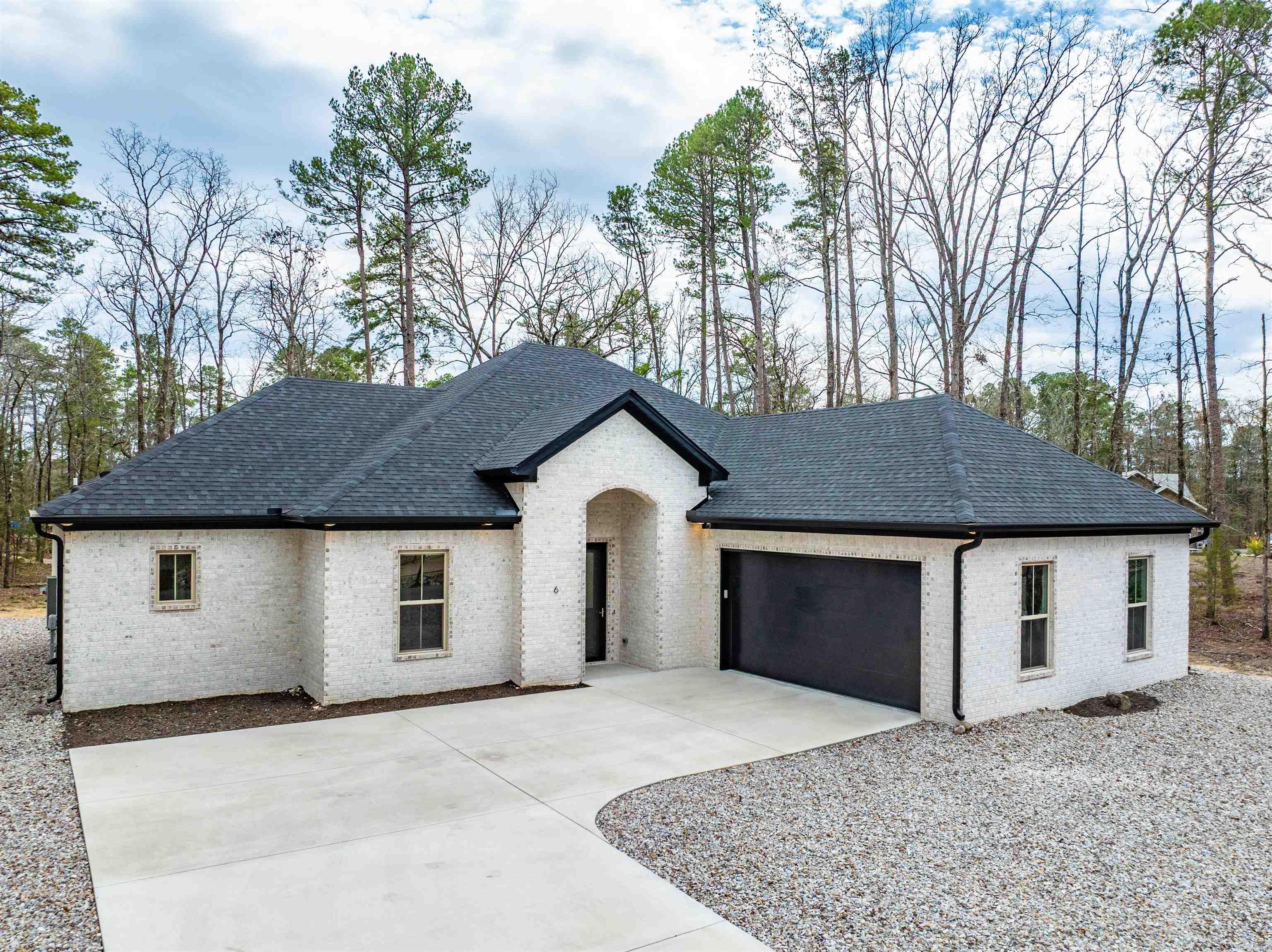 6 Busqueda Lane