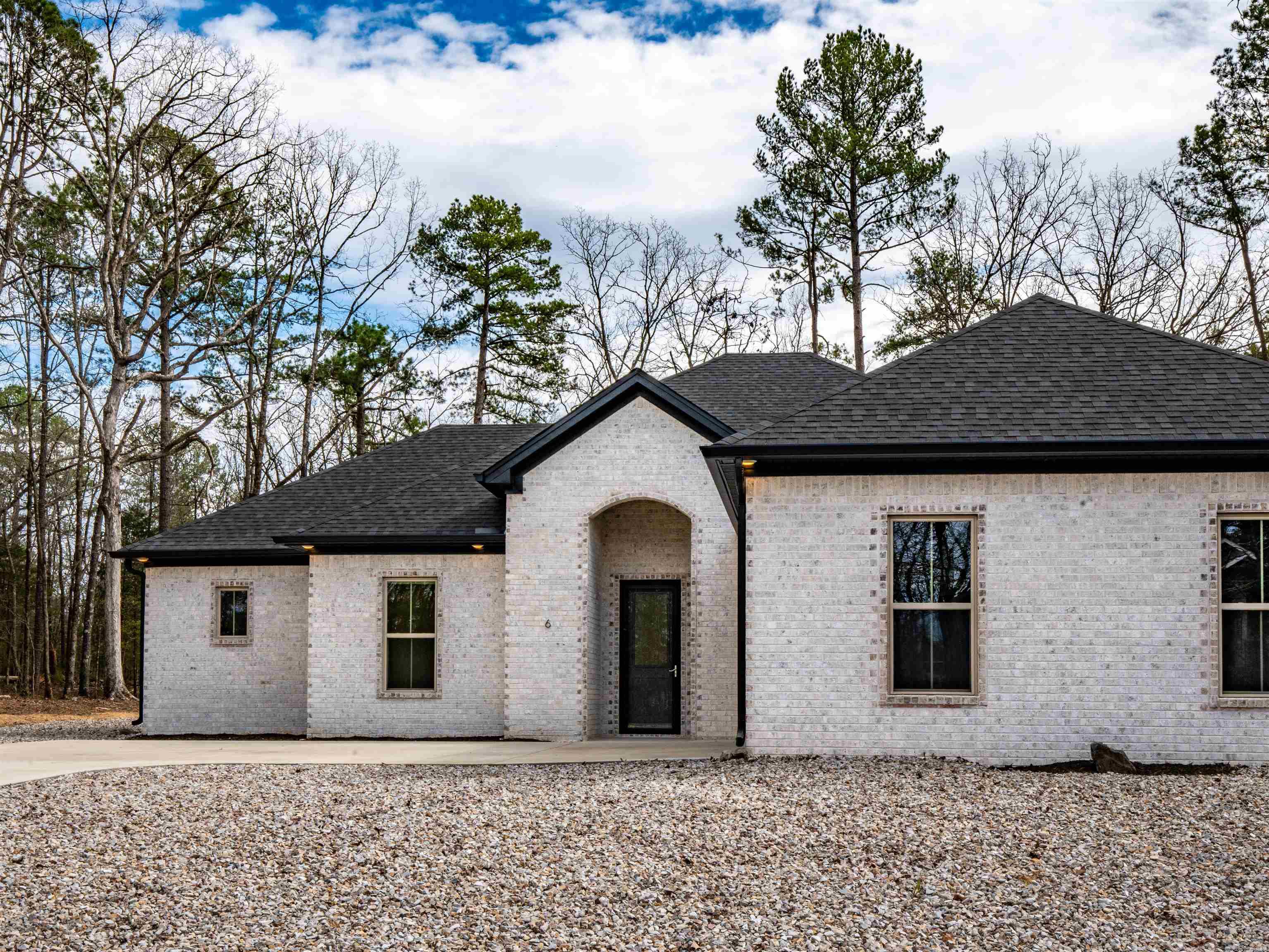 6 Busqueda Lane