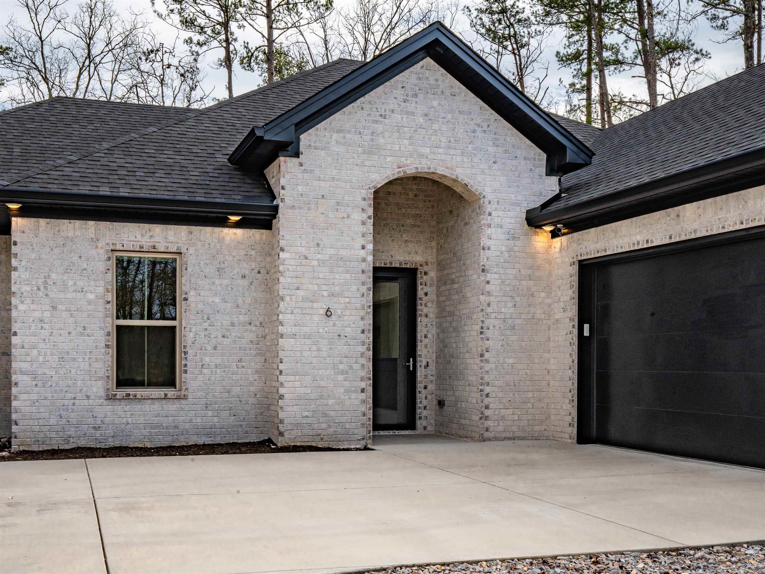 6 Busqueda Lane
