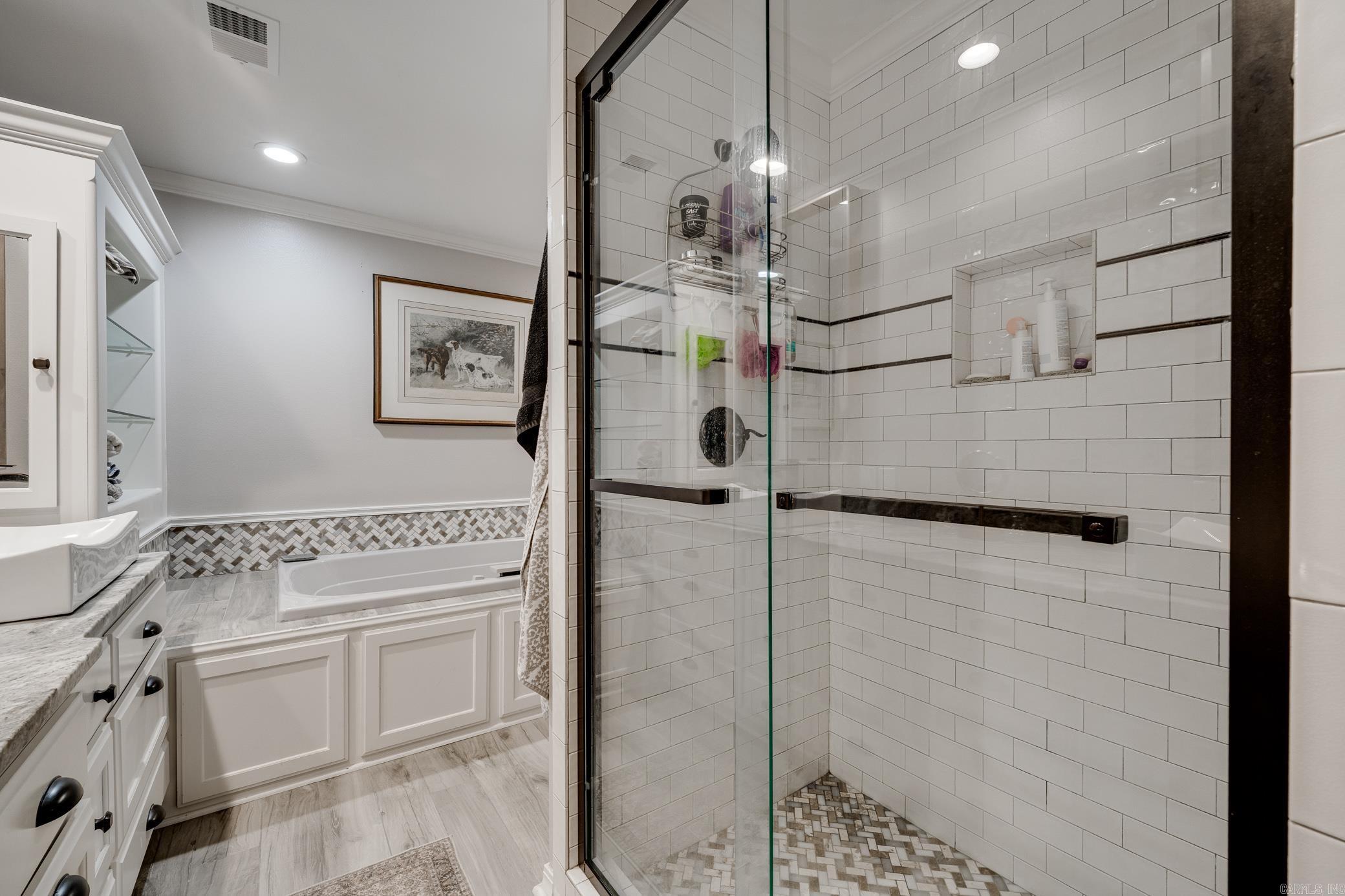 1025 Summerwood