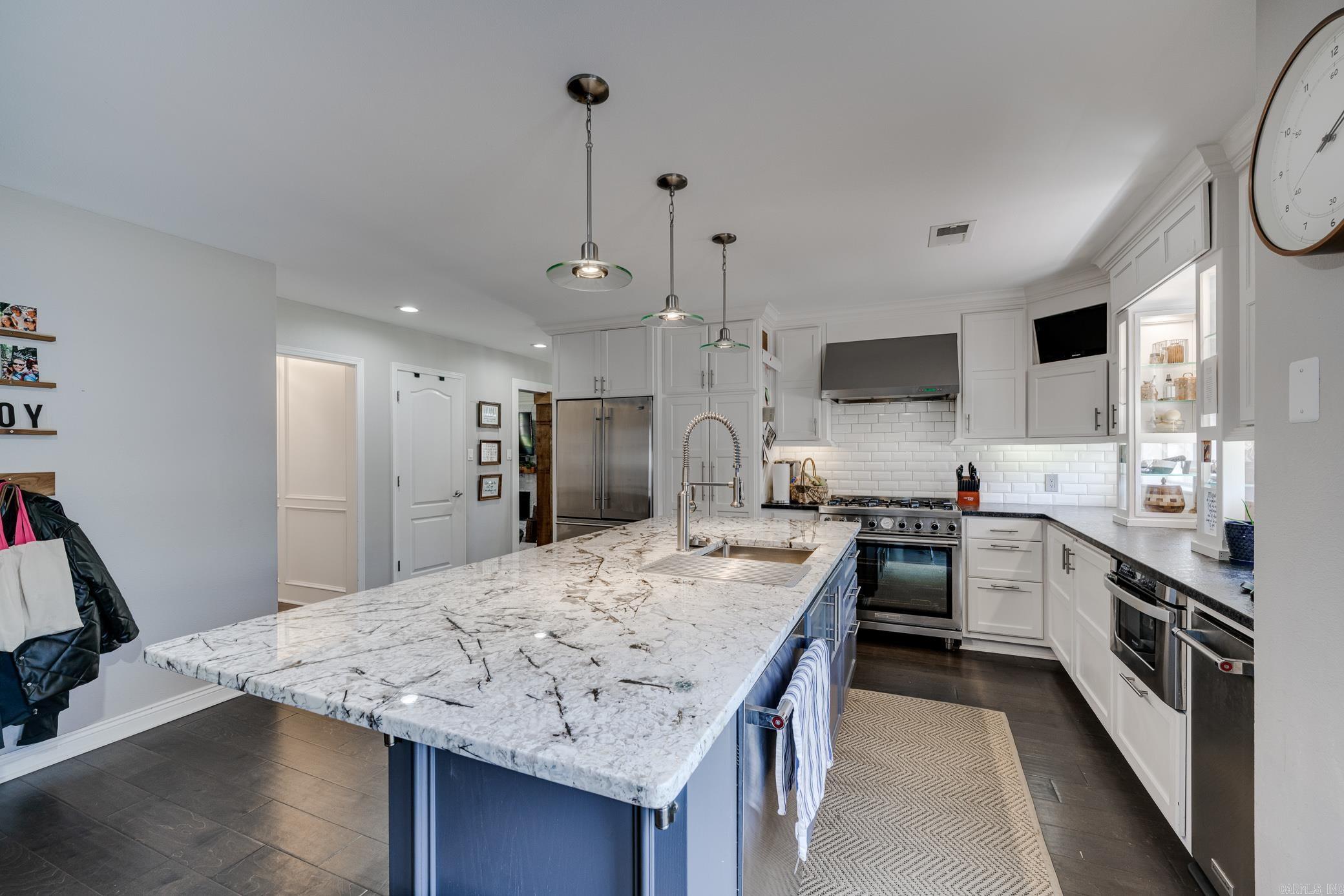 1025 Summerwood