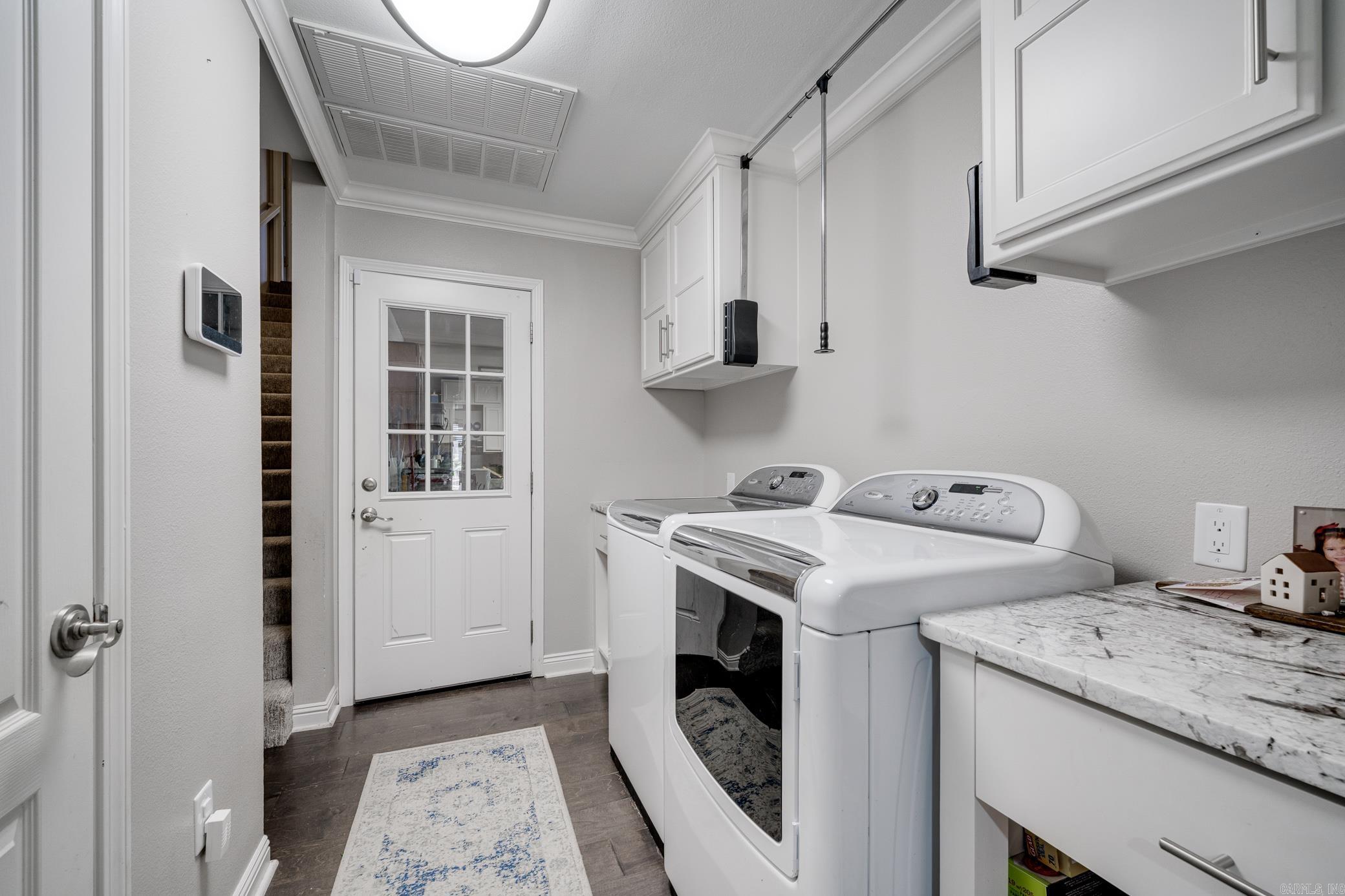 1025 Summerwood