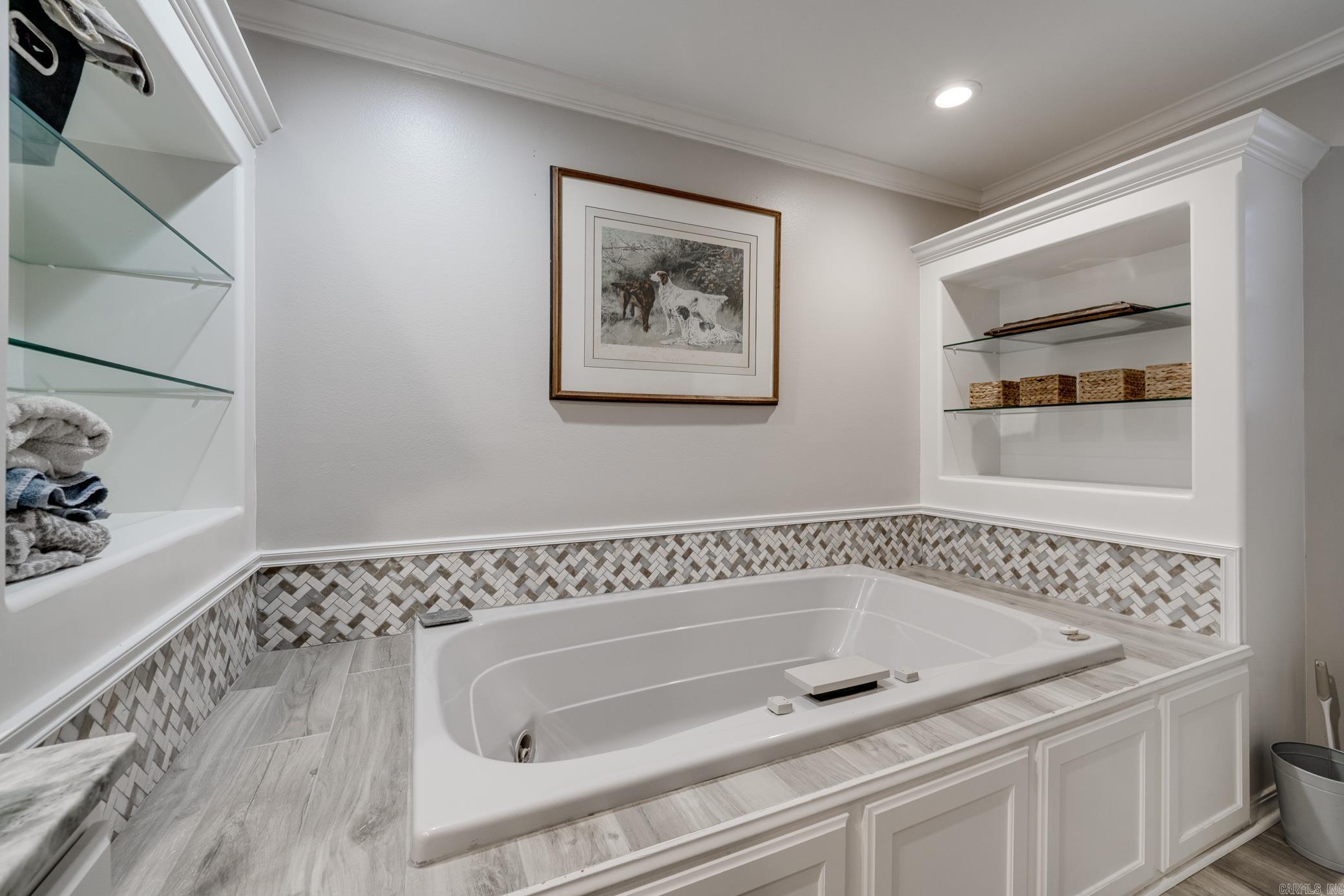 1025 Summerwood