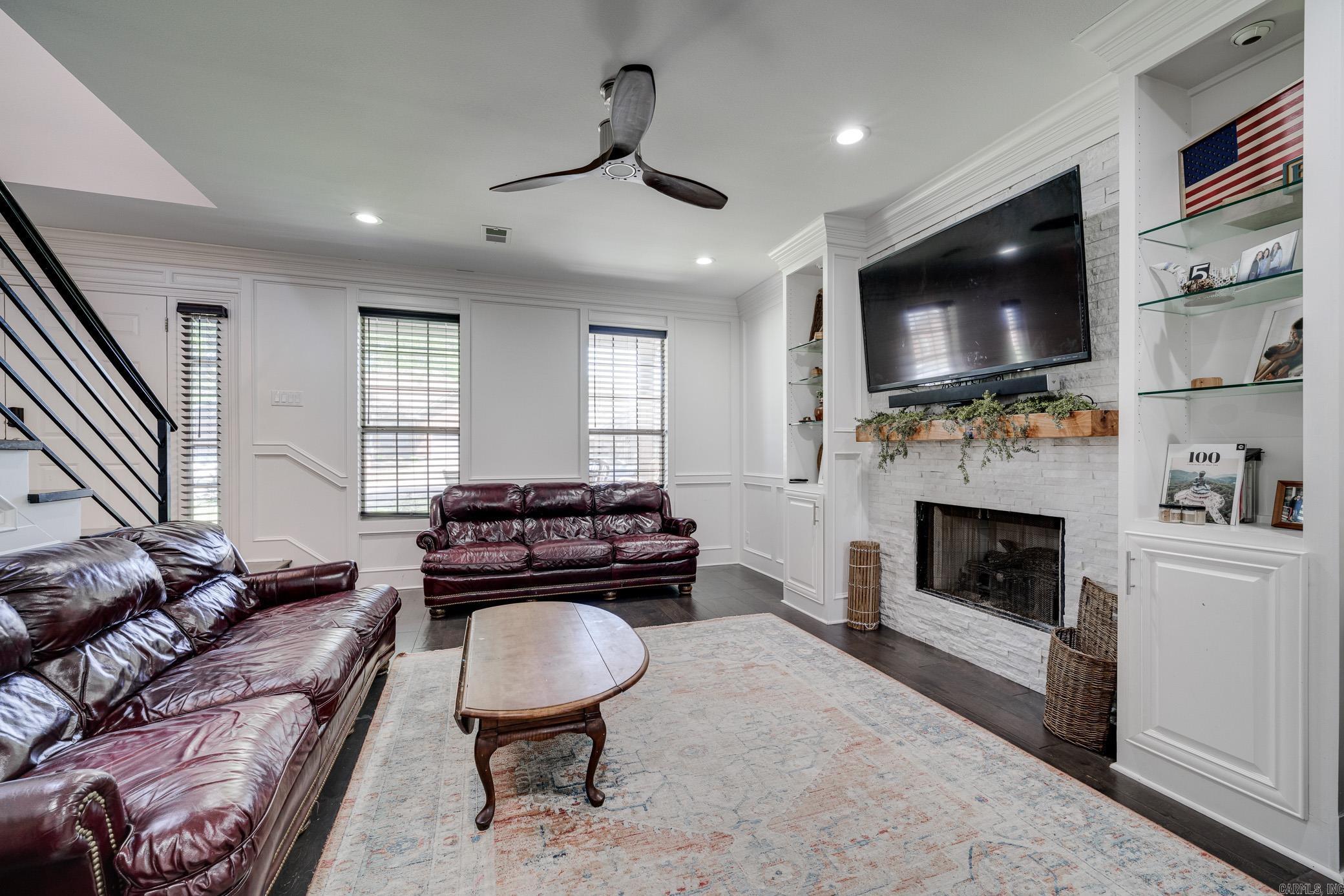 1025 Summerwood