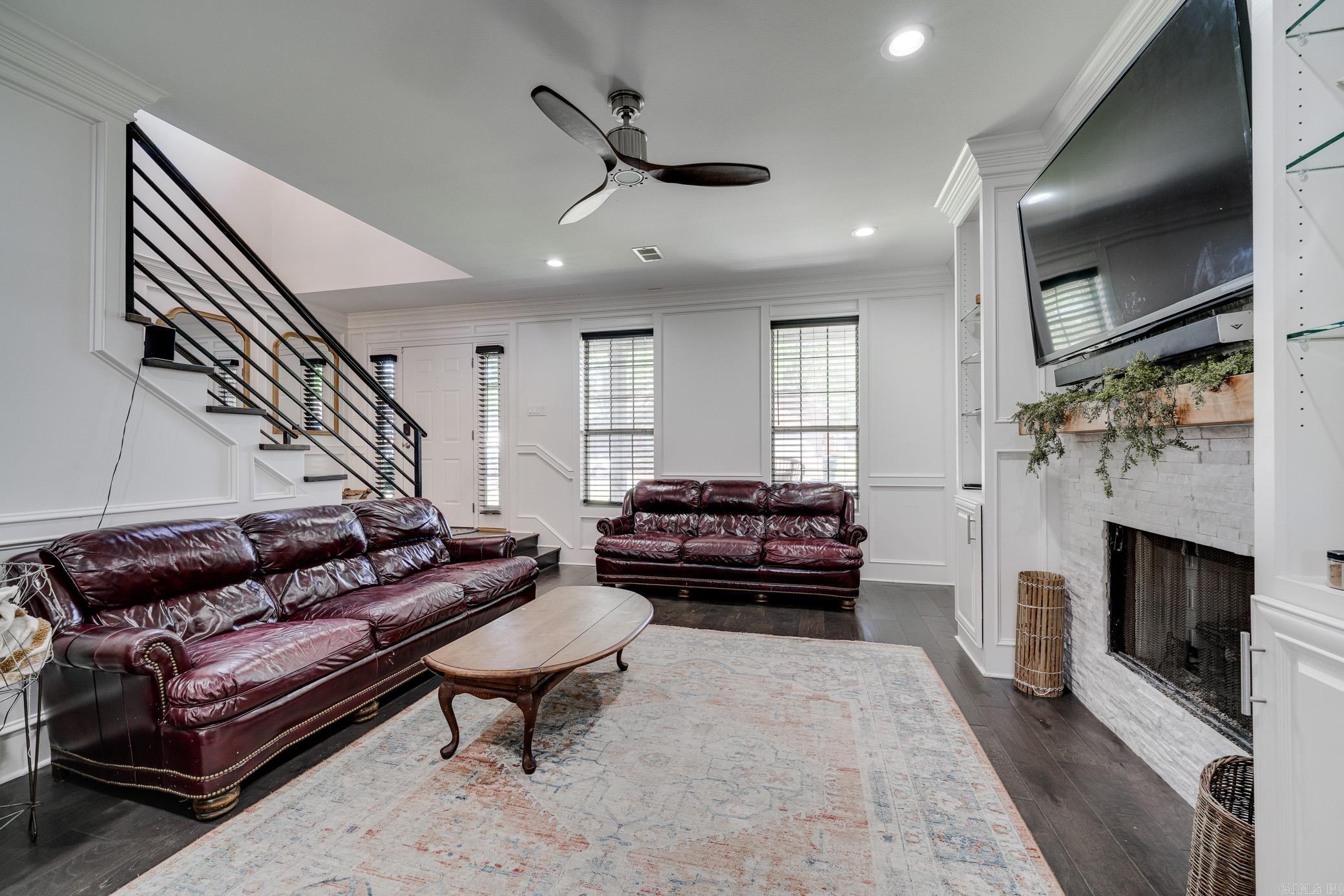 1025 Summerwood