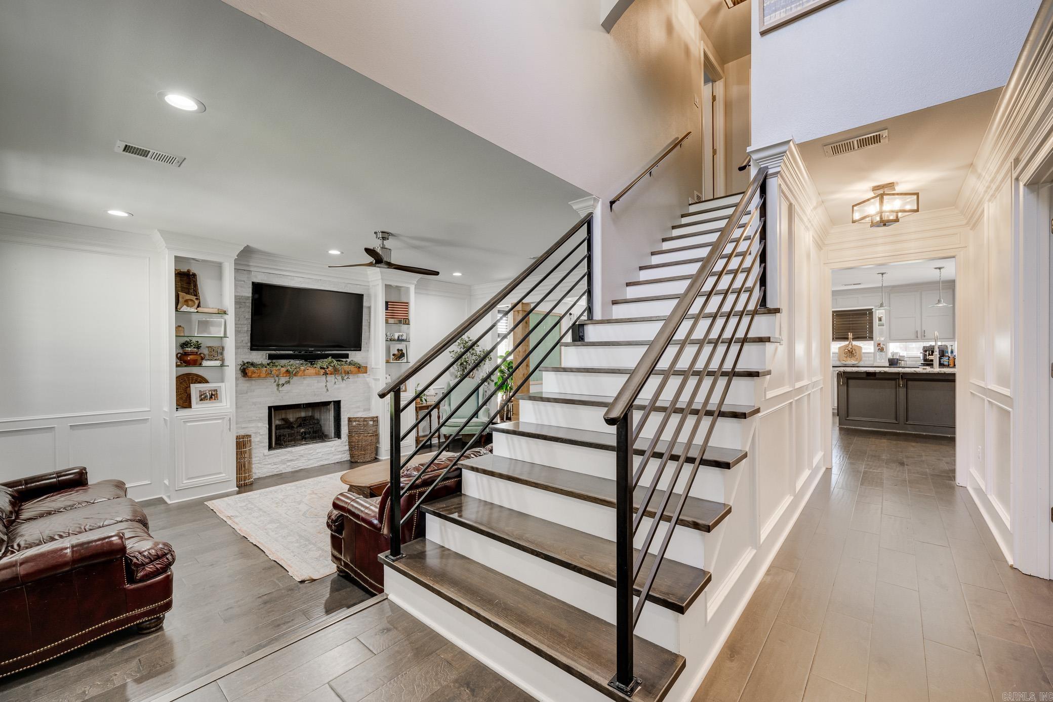 1025 Summerwood