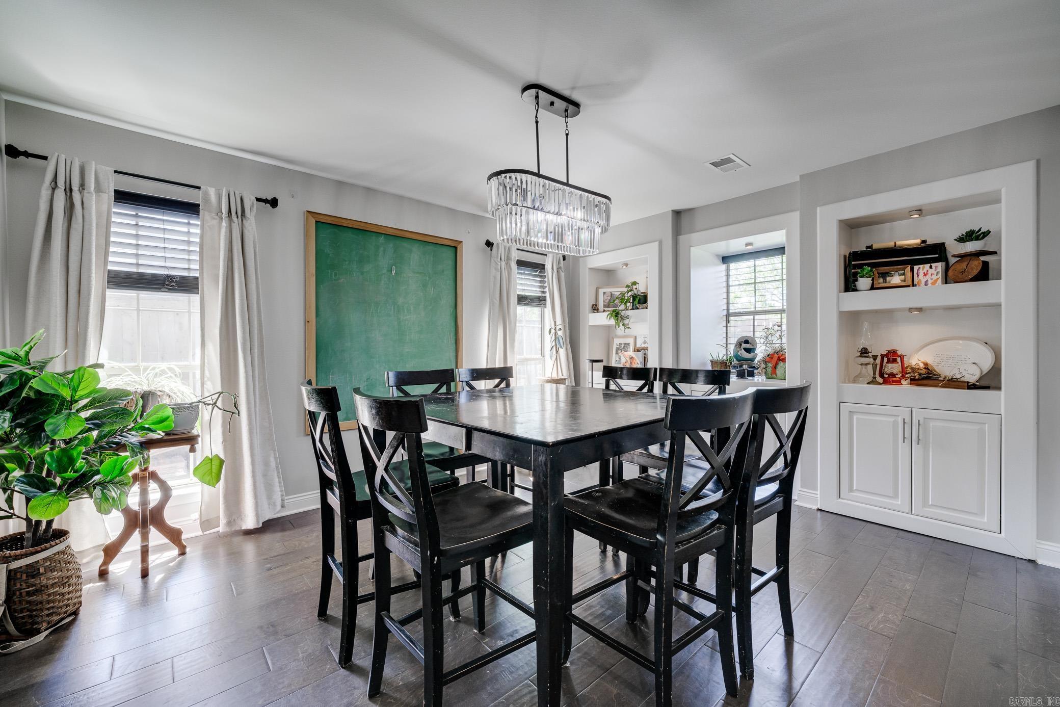 1025 Summerwood