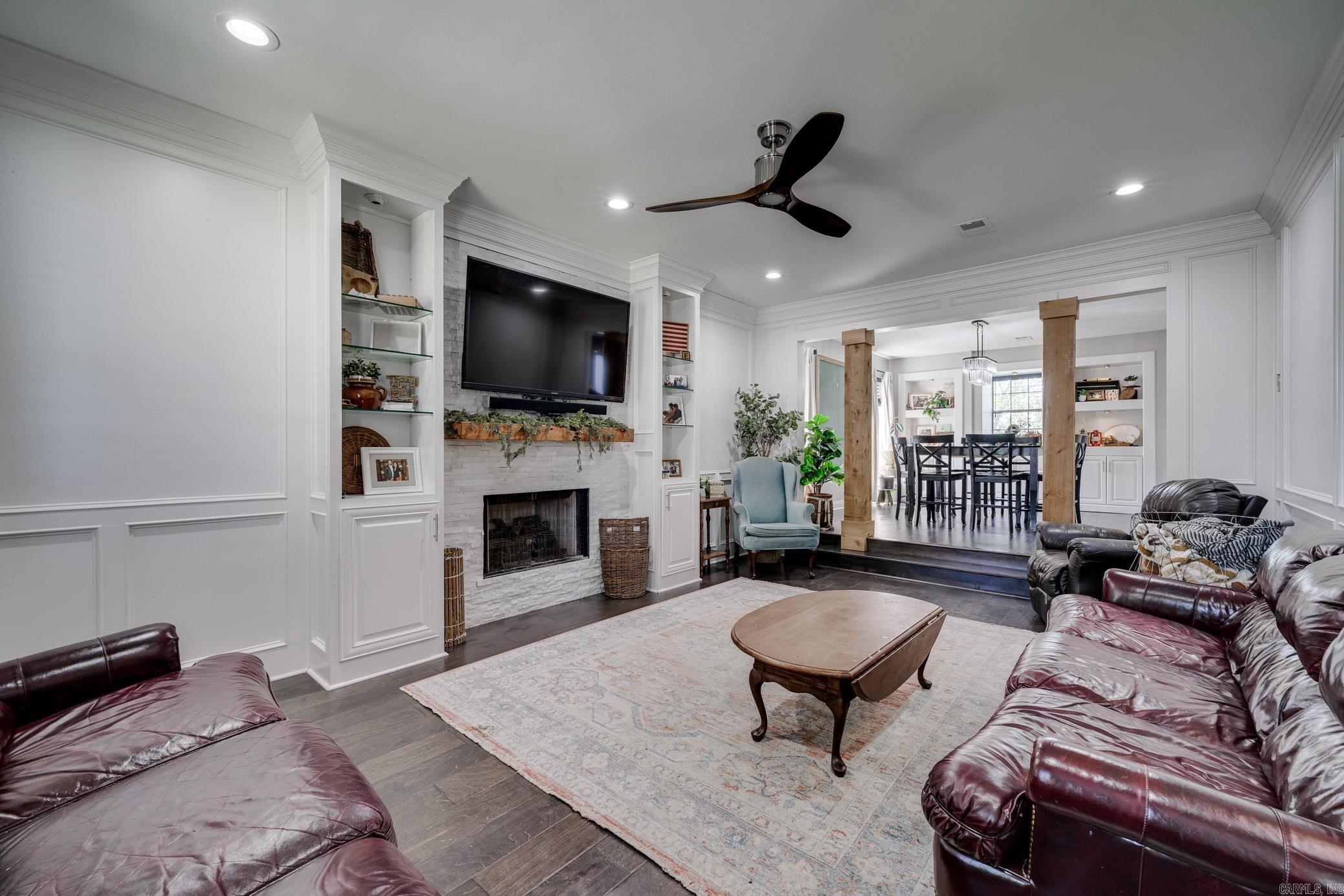 1025 Summerwood