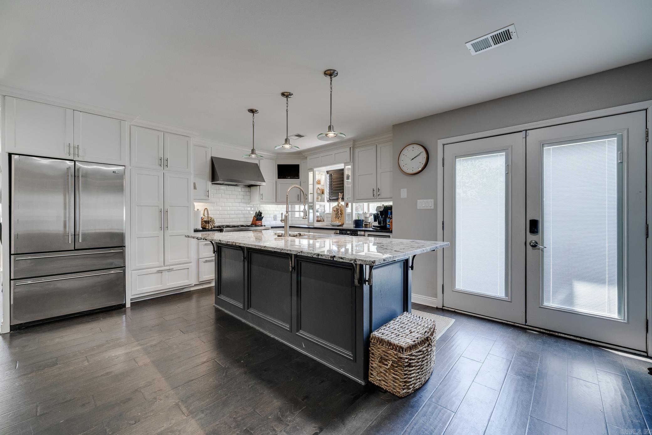 1025 Summerwood