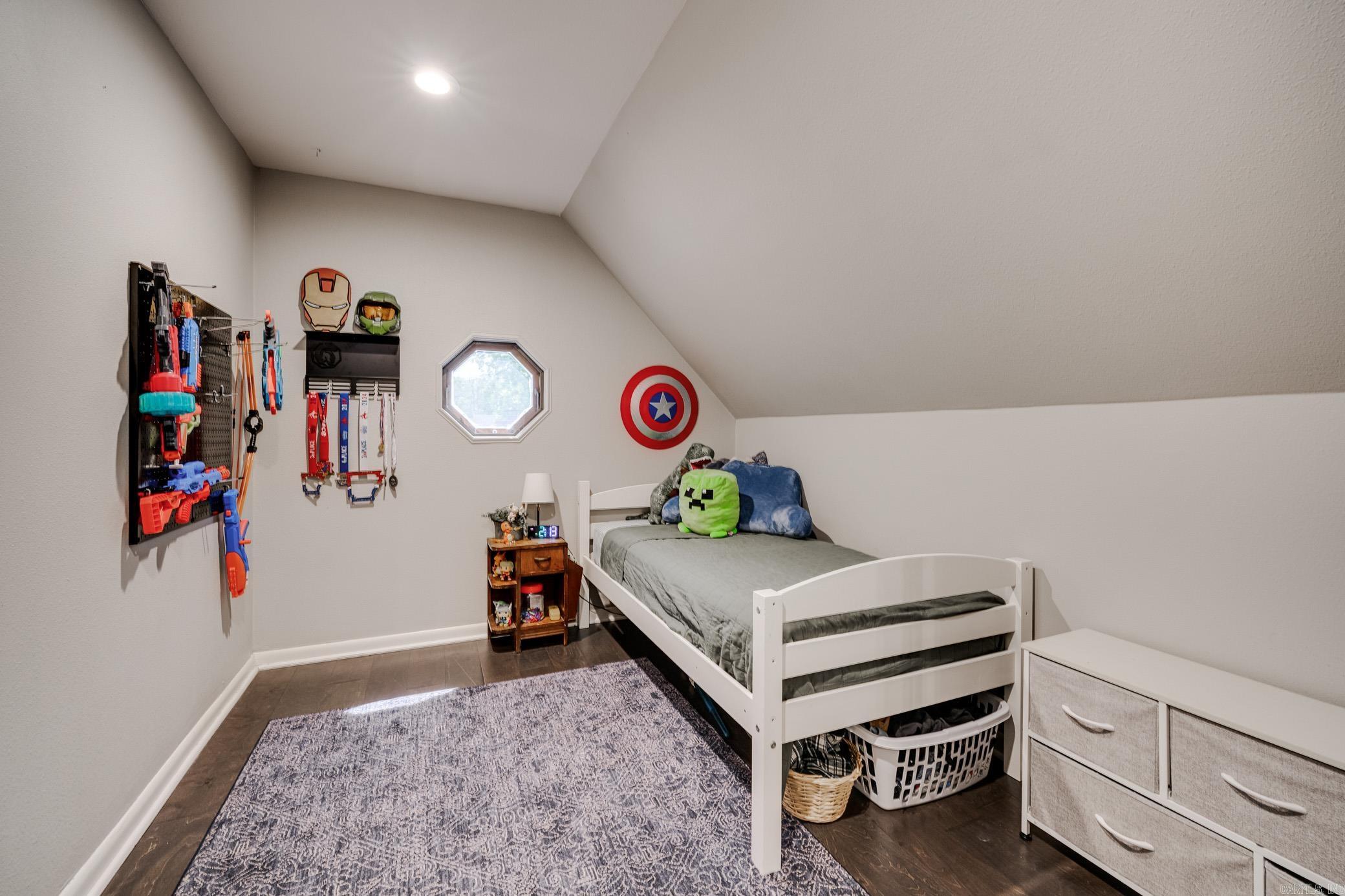 1025 Summerwood