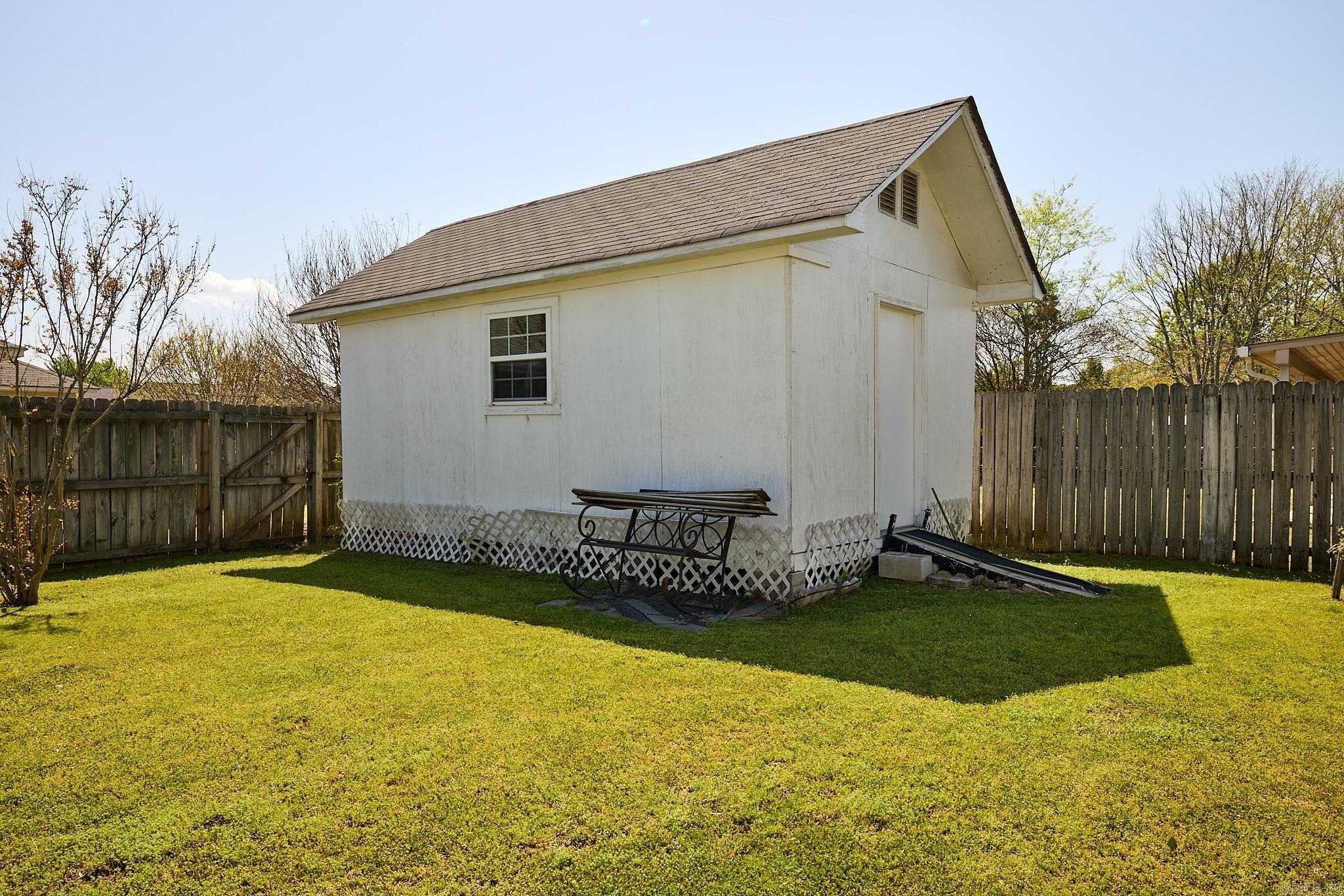 914 Amy Circle