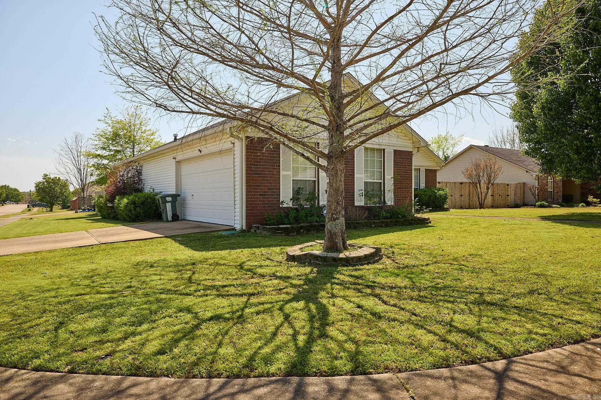 914 Amy Circle