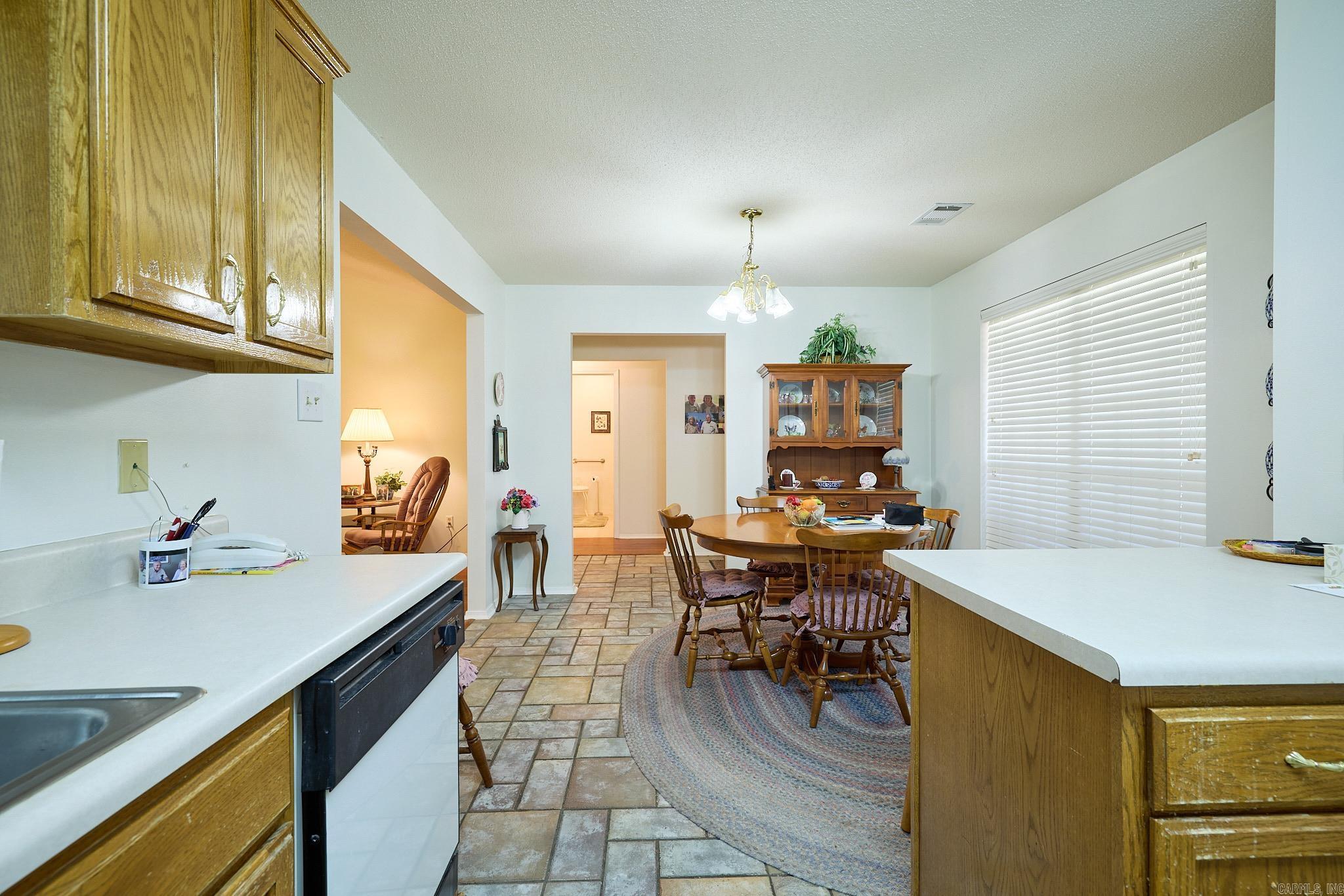 914 Amy Circle
