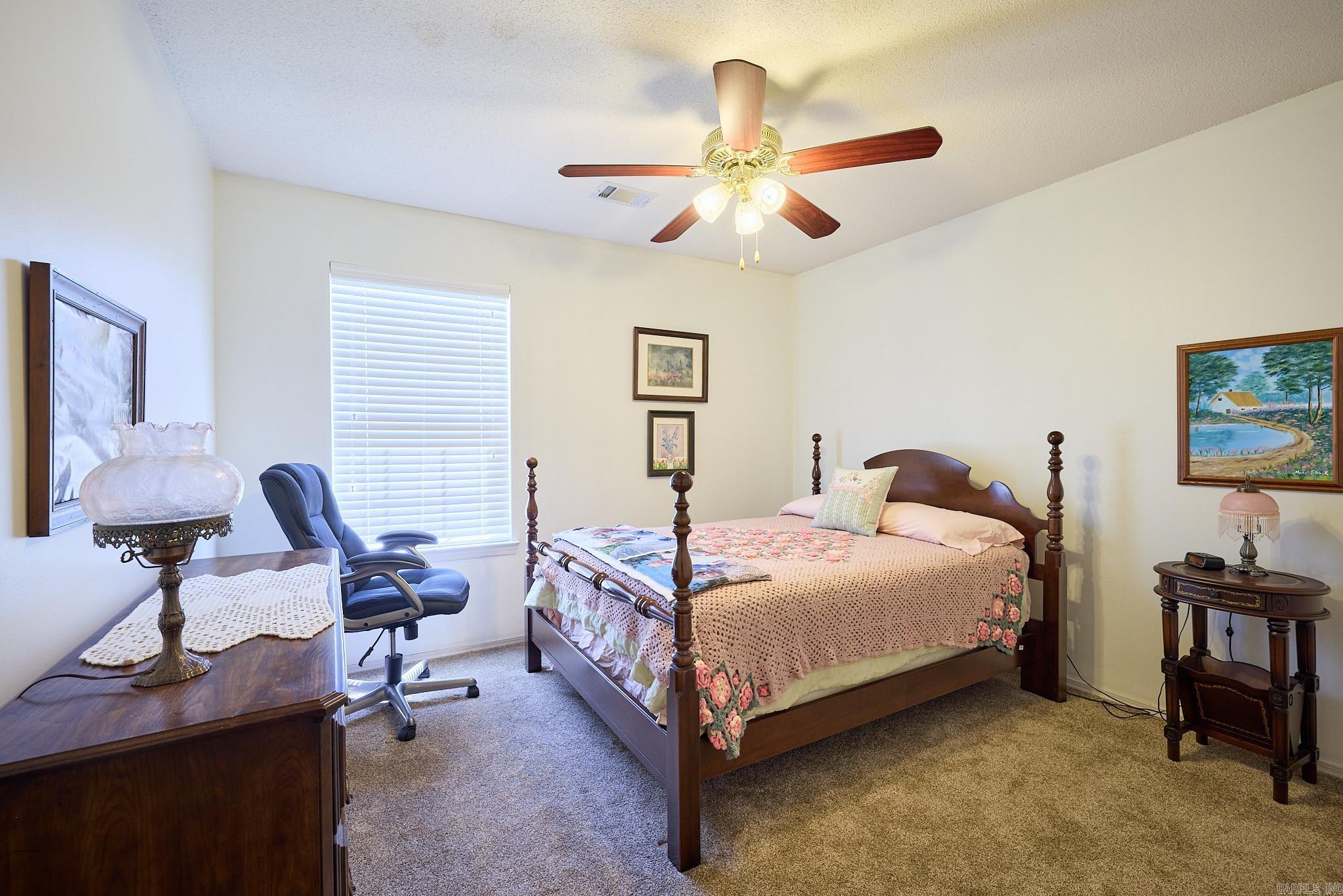 914 Amy Circle