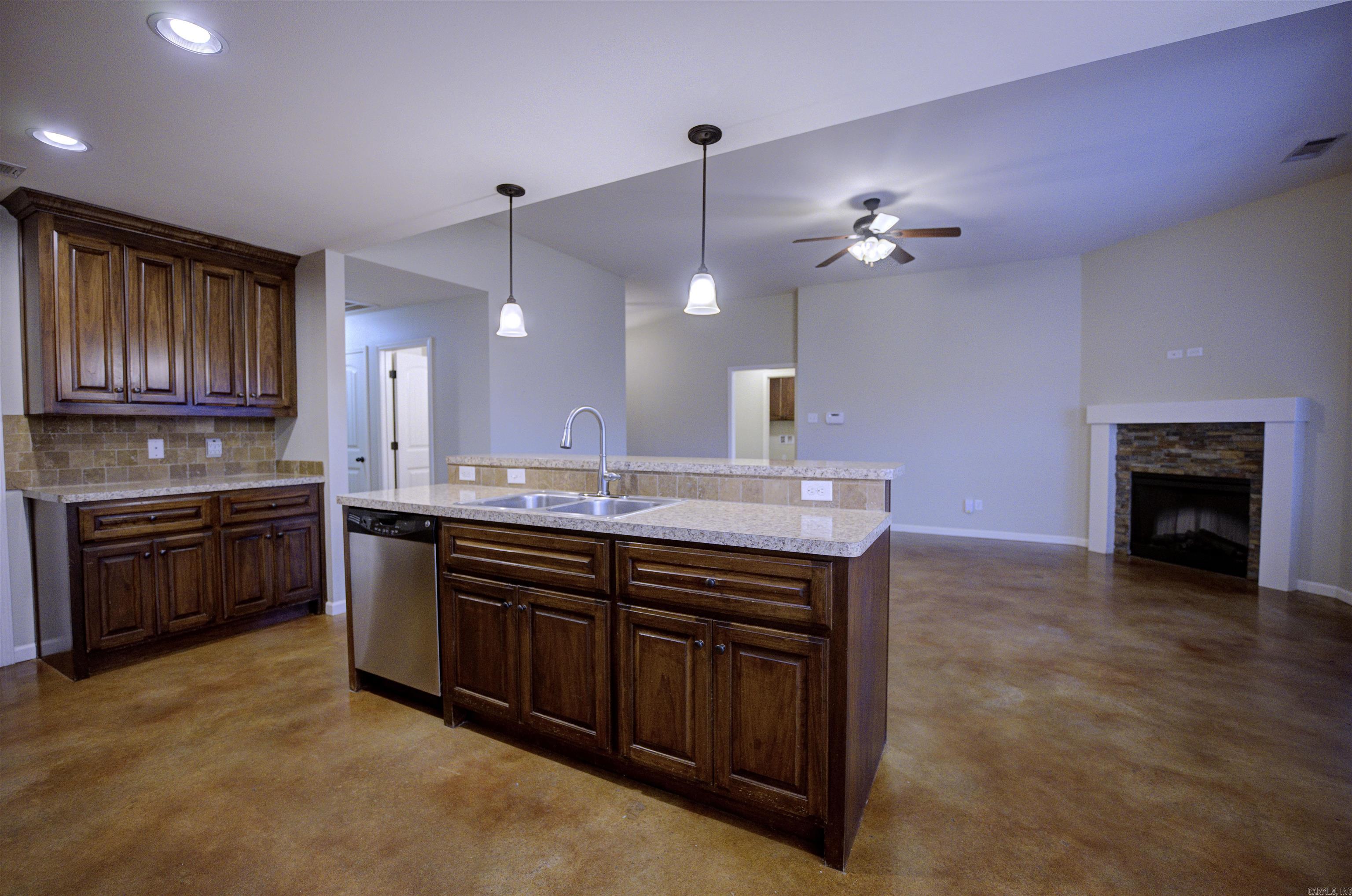 2719 Finley Loop