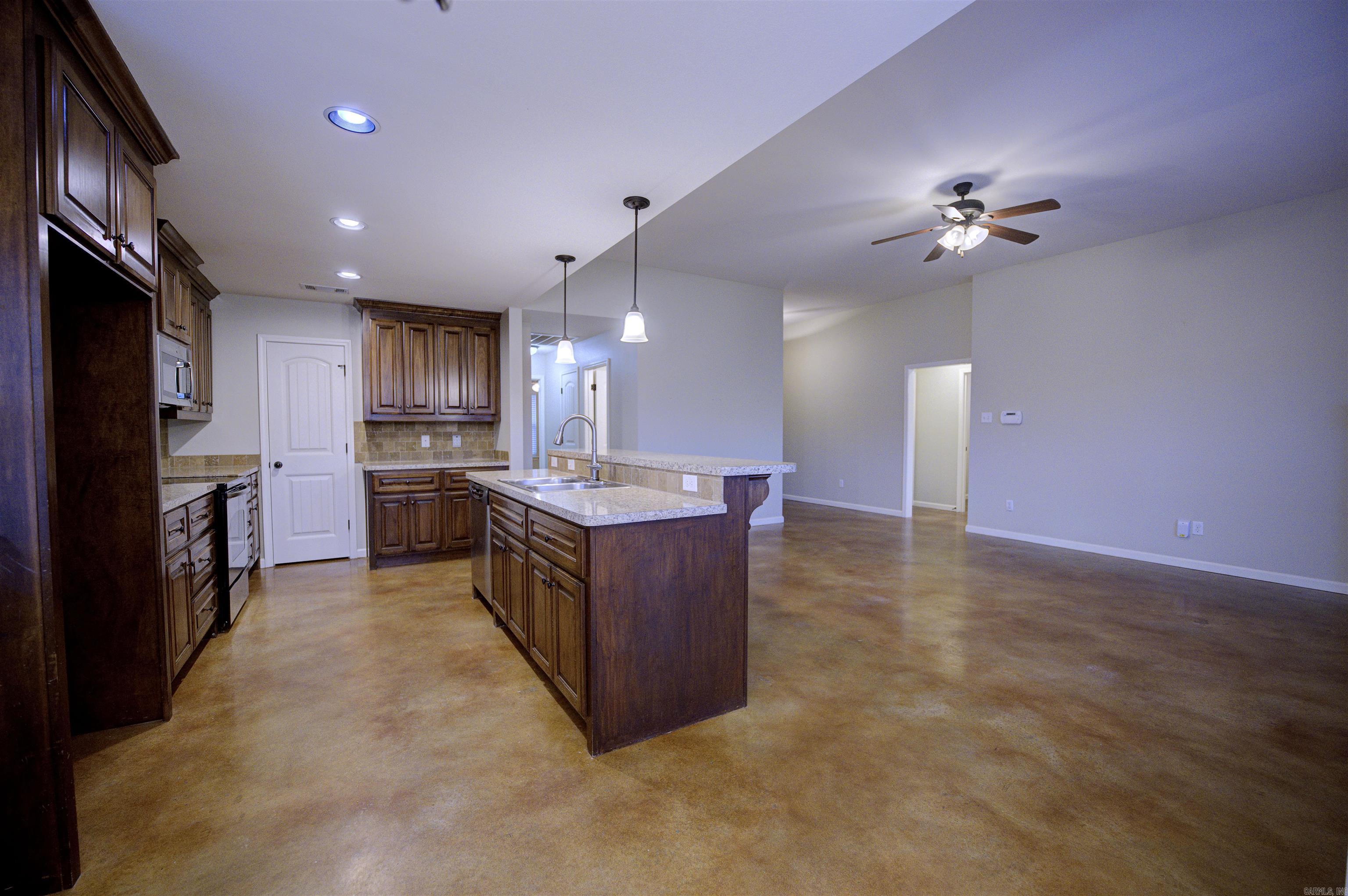 2719 Finley Loop