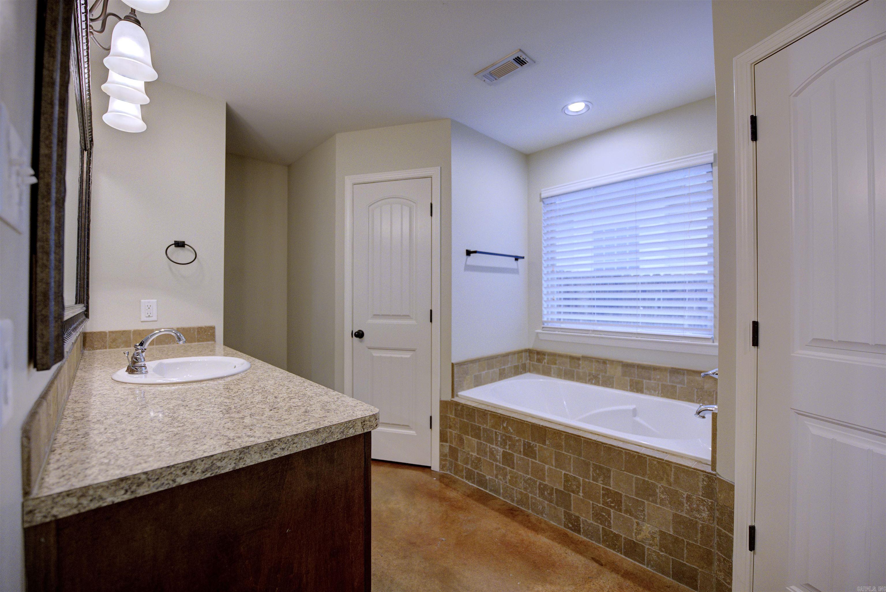 2719 Finley Loop