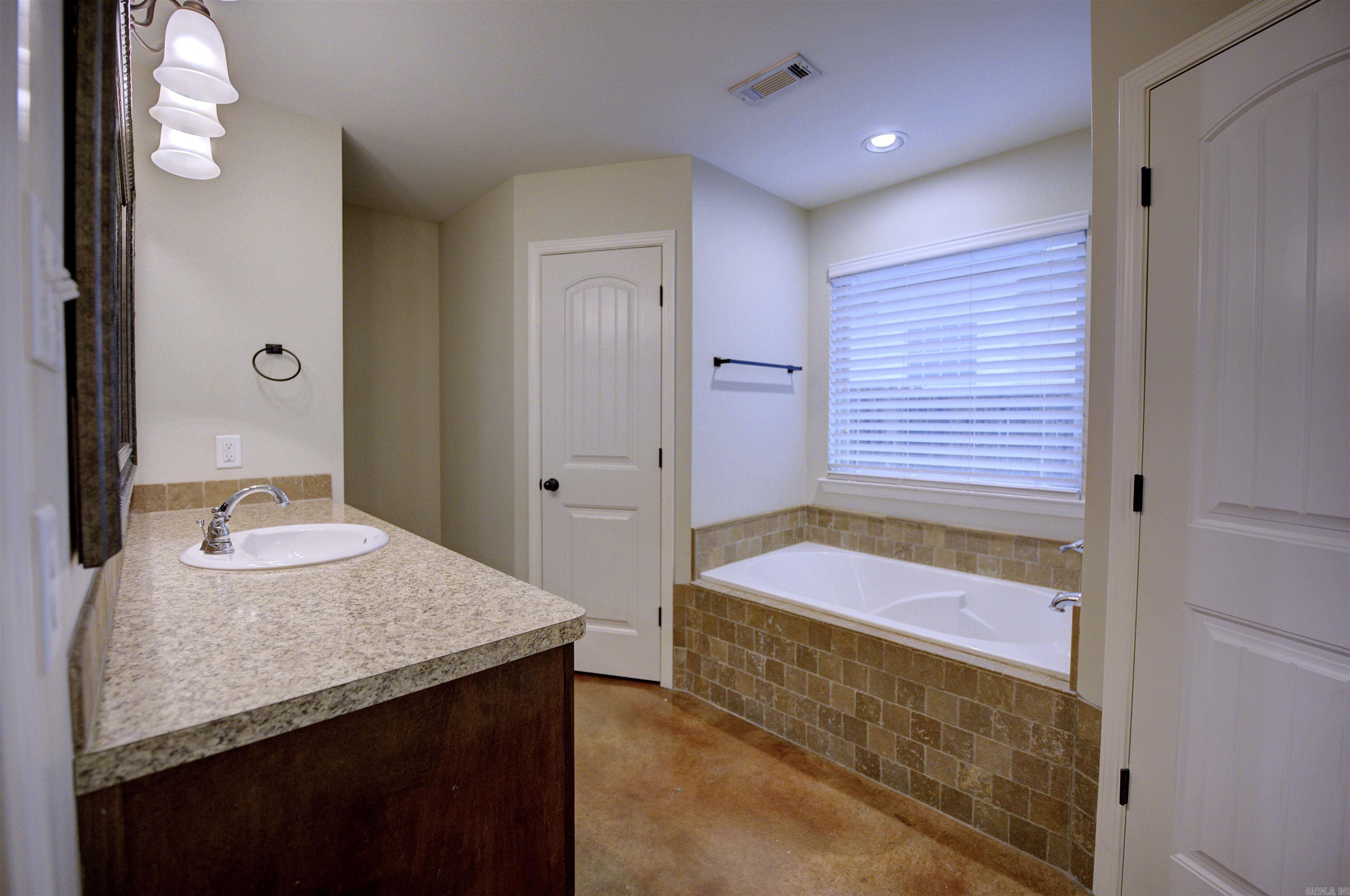 2719 Finley Loop