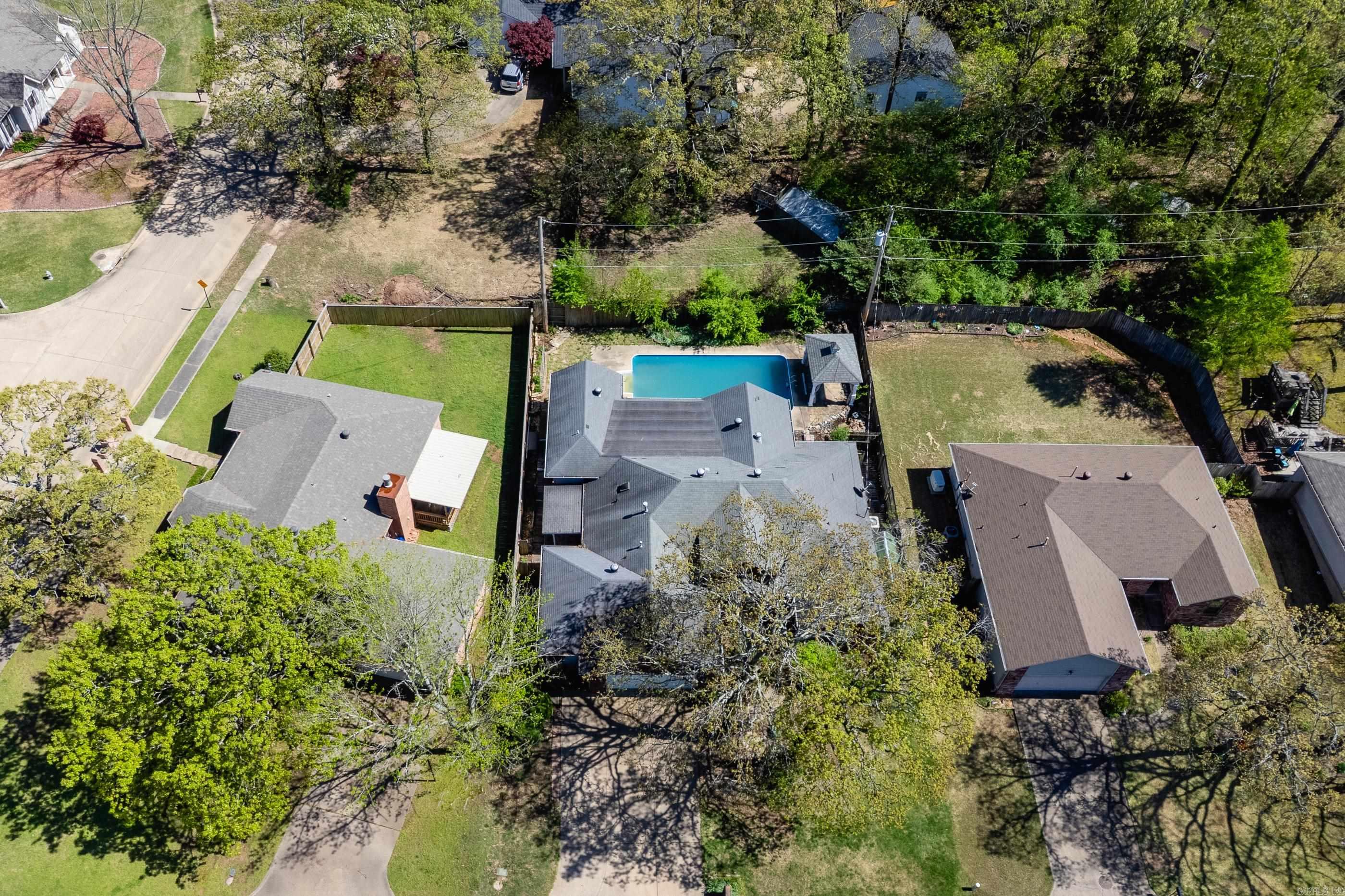 5910 N Locust Street