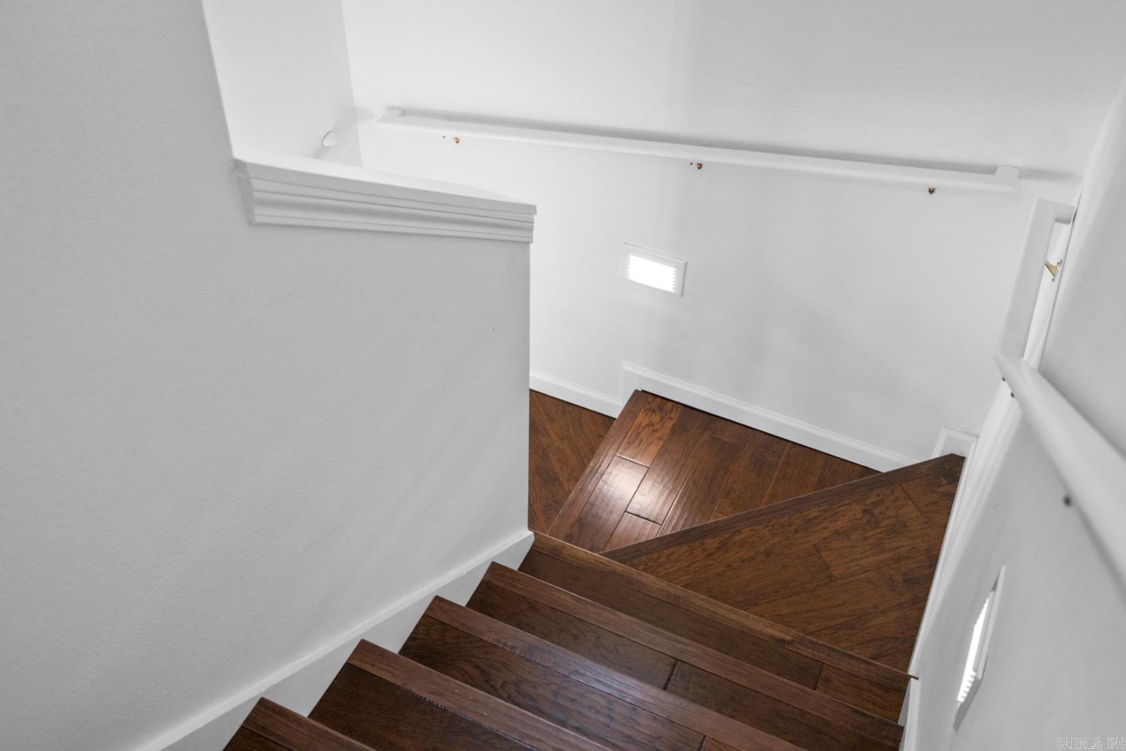 102 Eagle View Point