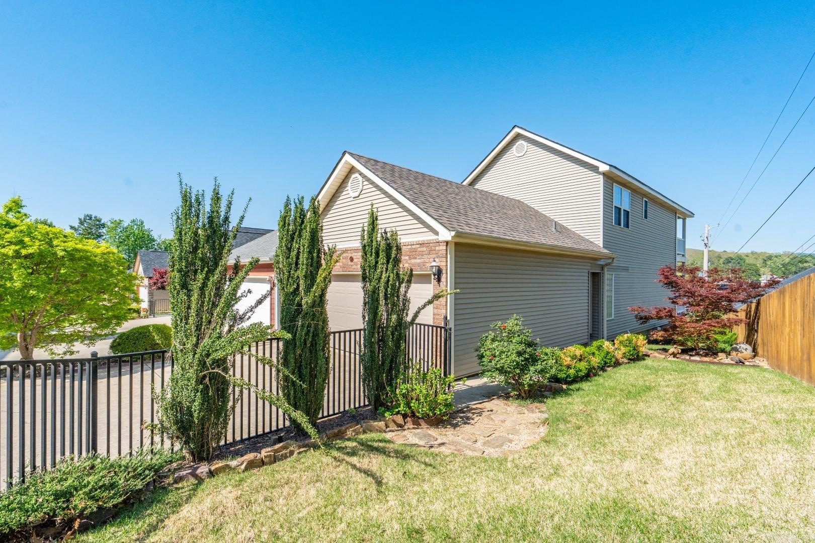 102 Eagle View Point