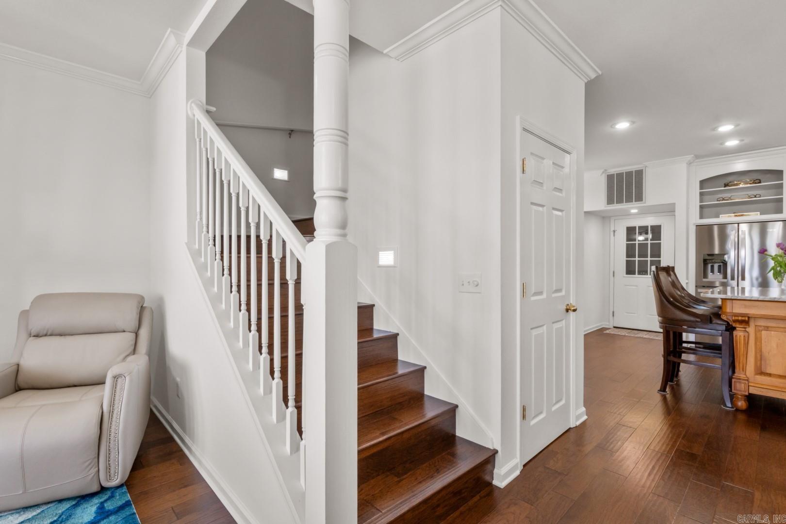 102 Eagle View Point