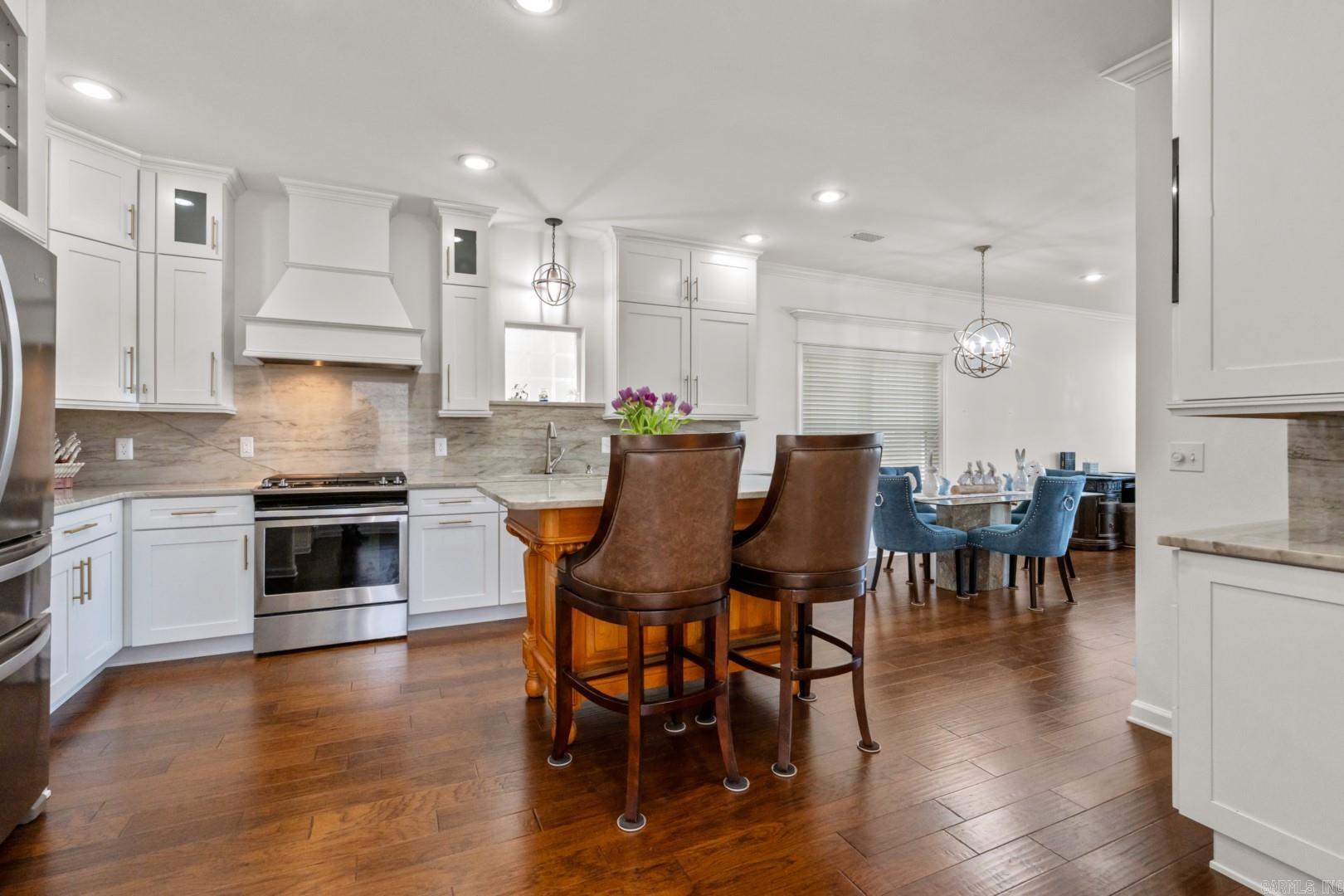 102 Eagle View Point