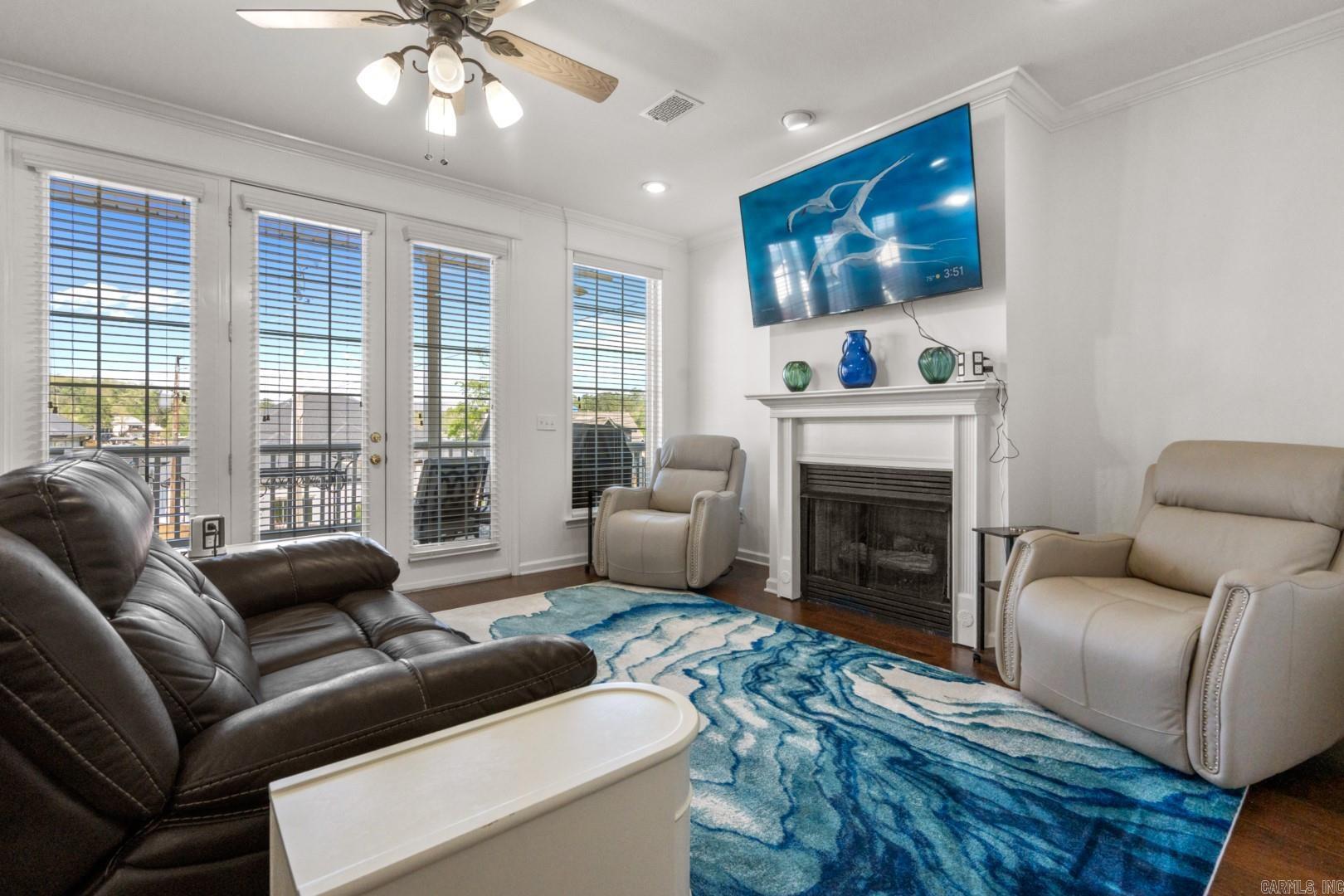 102 Eagle View Point