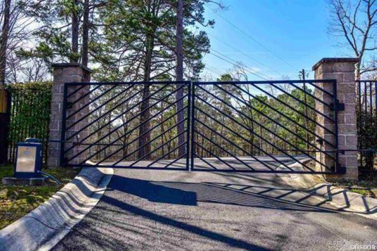 102 Eagle View Point