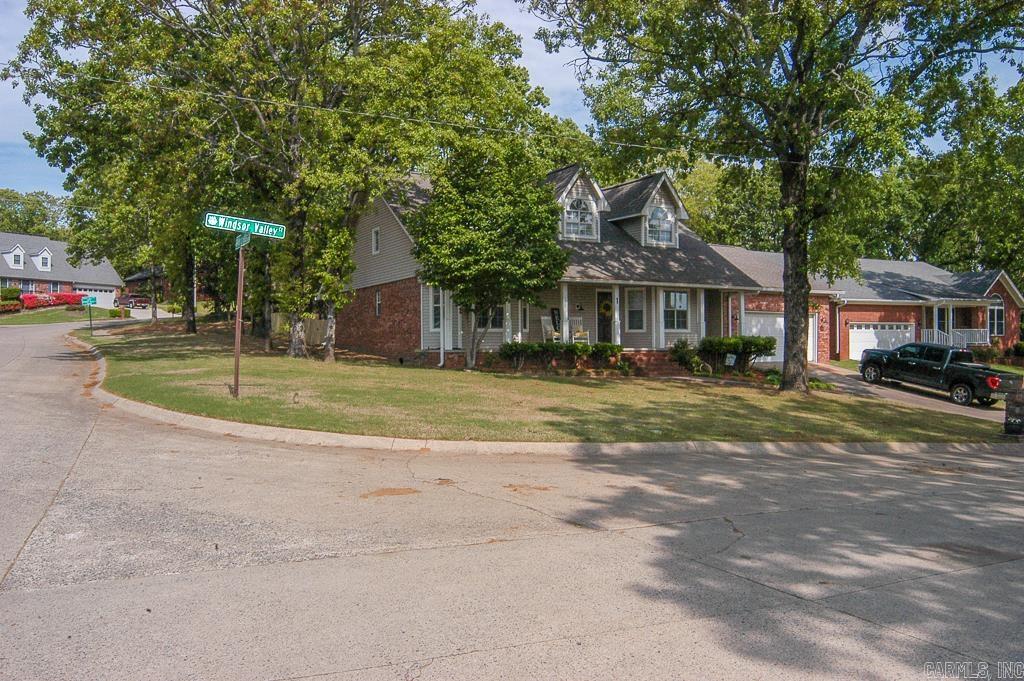 1 Windsor Valley Court