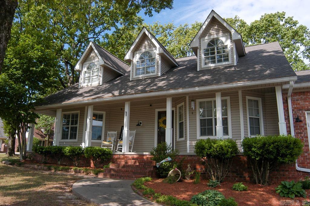 1 Windsor Valley Court