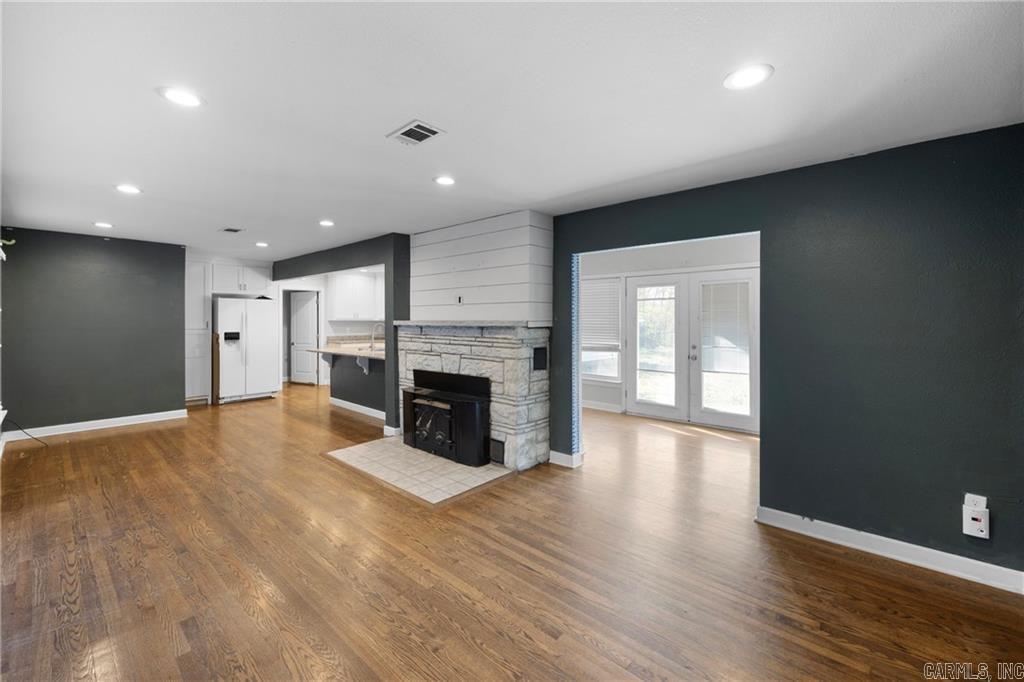 409 W 8Th St