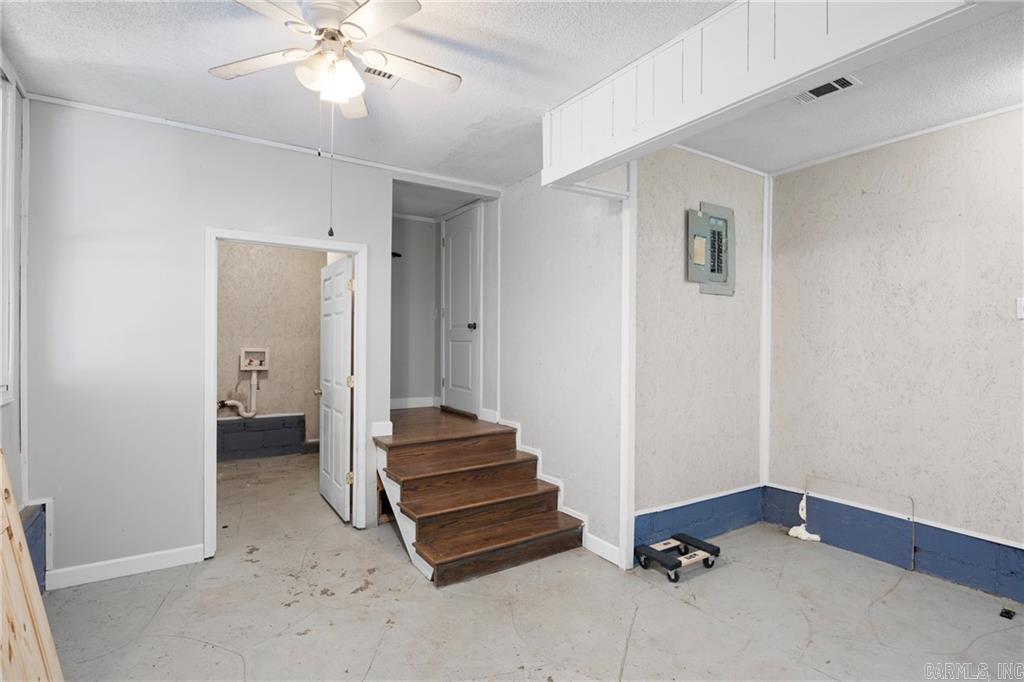 409 W 8Th St