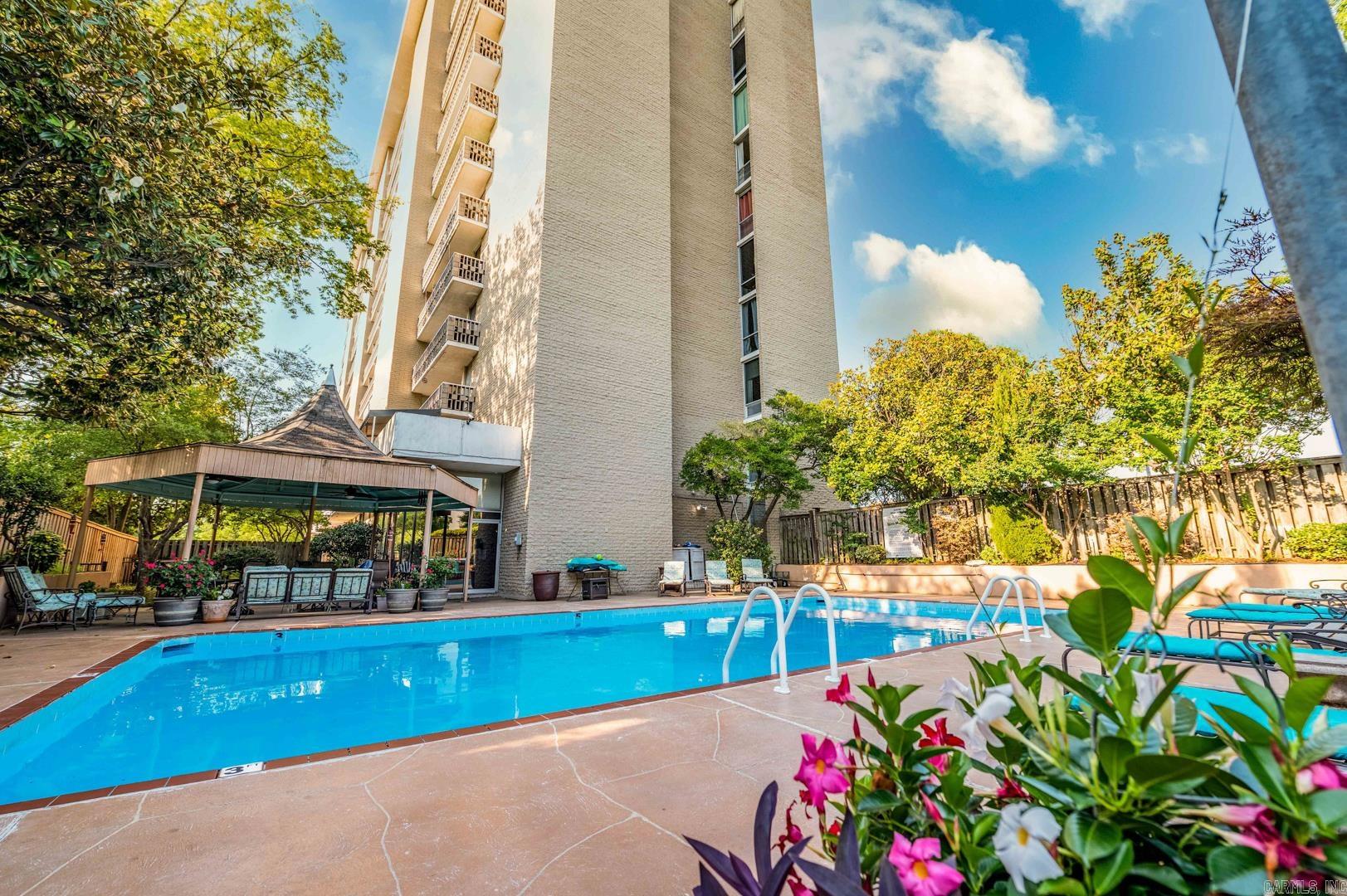 700 E 9th 6D Street Unit: 6D