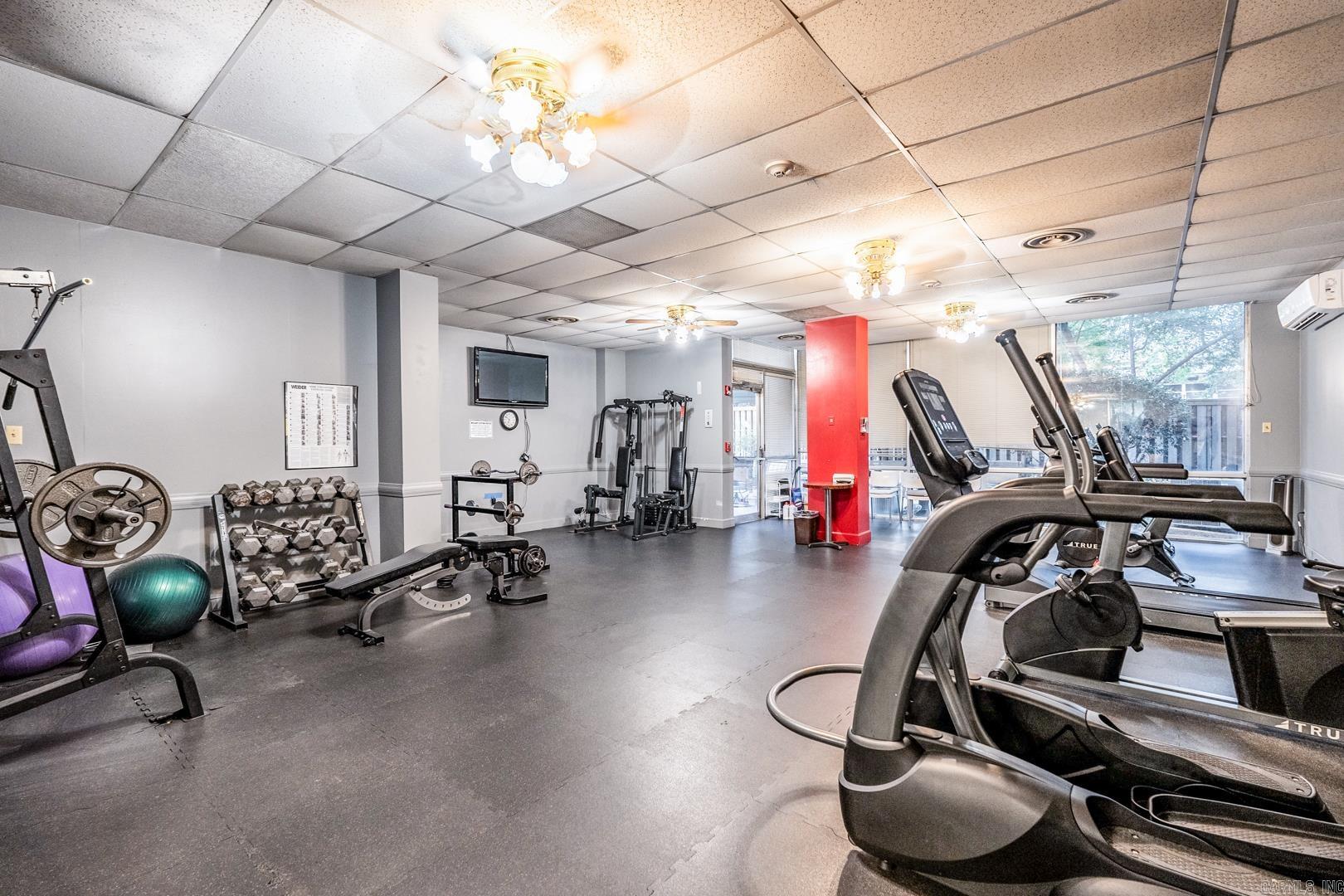 700 E 9th 6D Street Unit: 6D