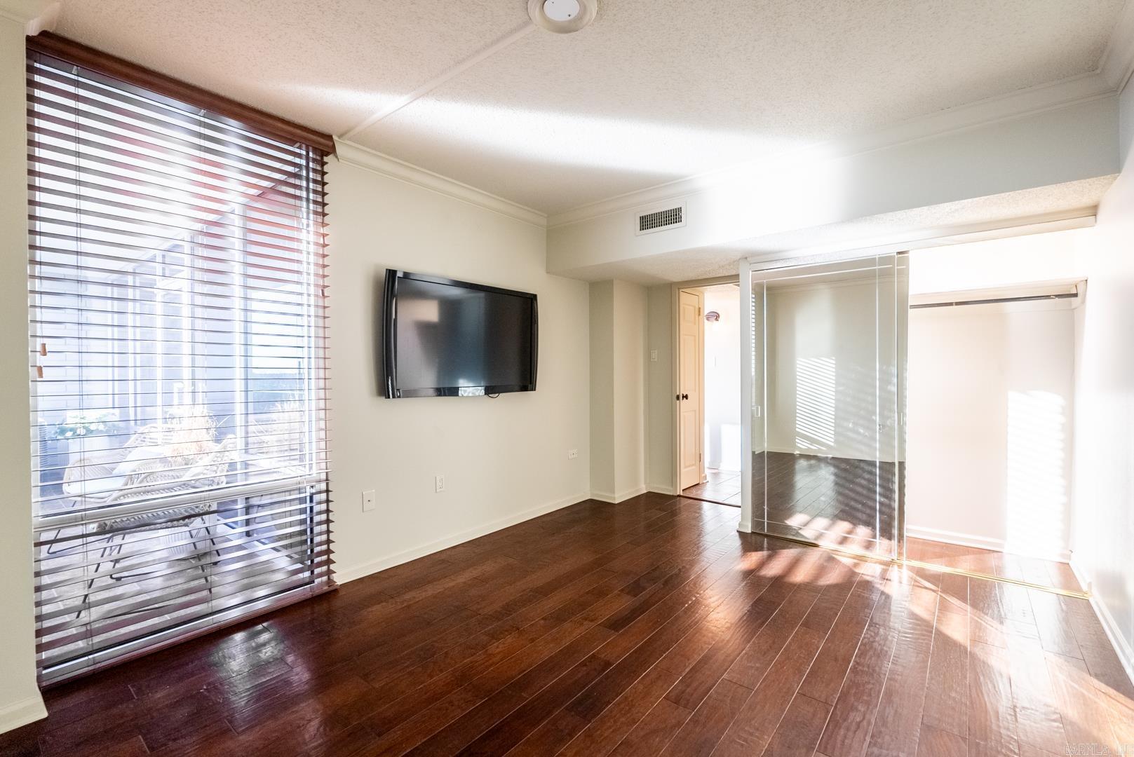 700 E 9th 6D Street Unit: 6D