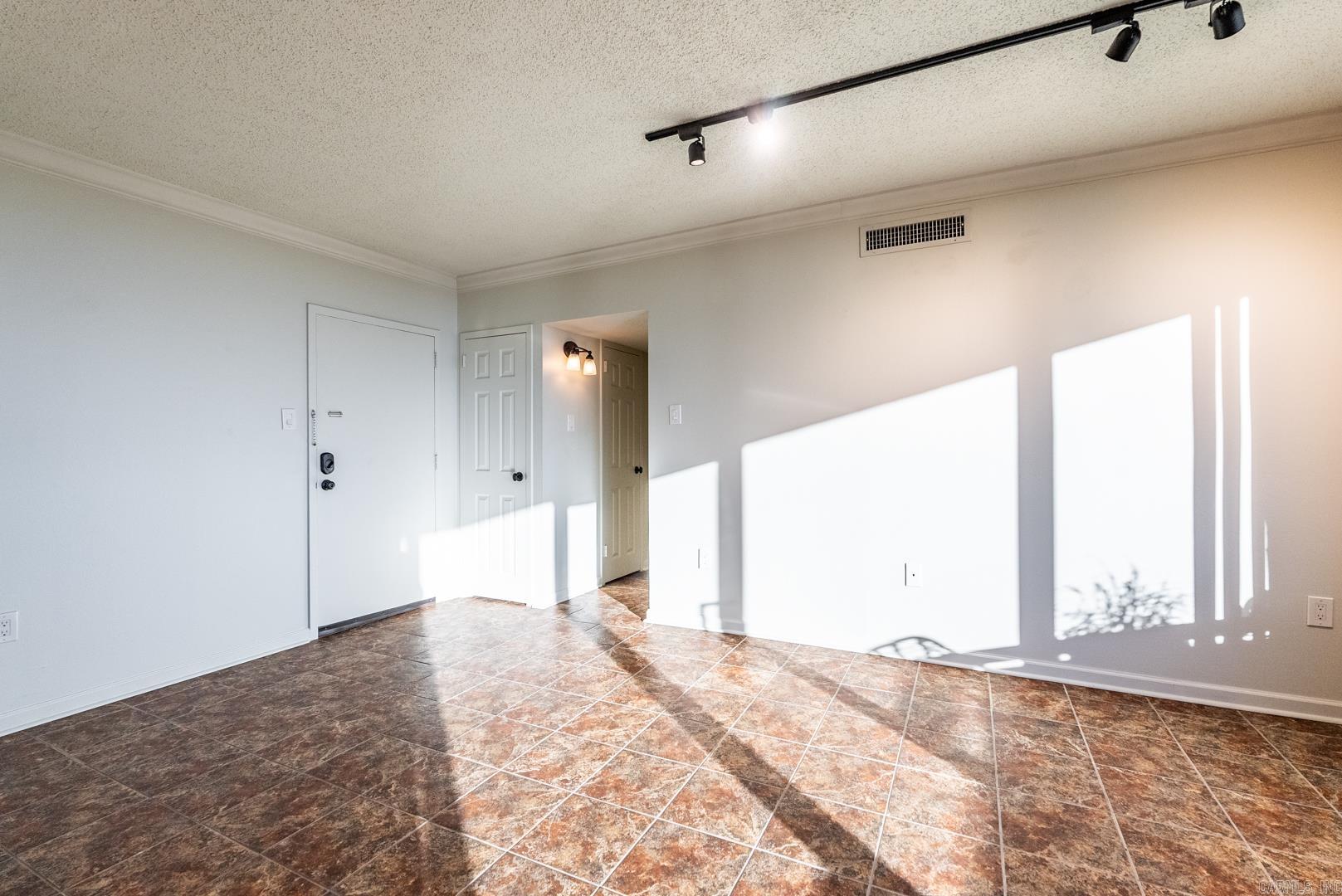 700 E 9th 6D Street Unit: 6D