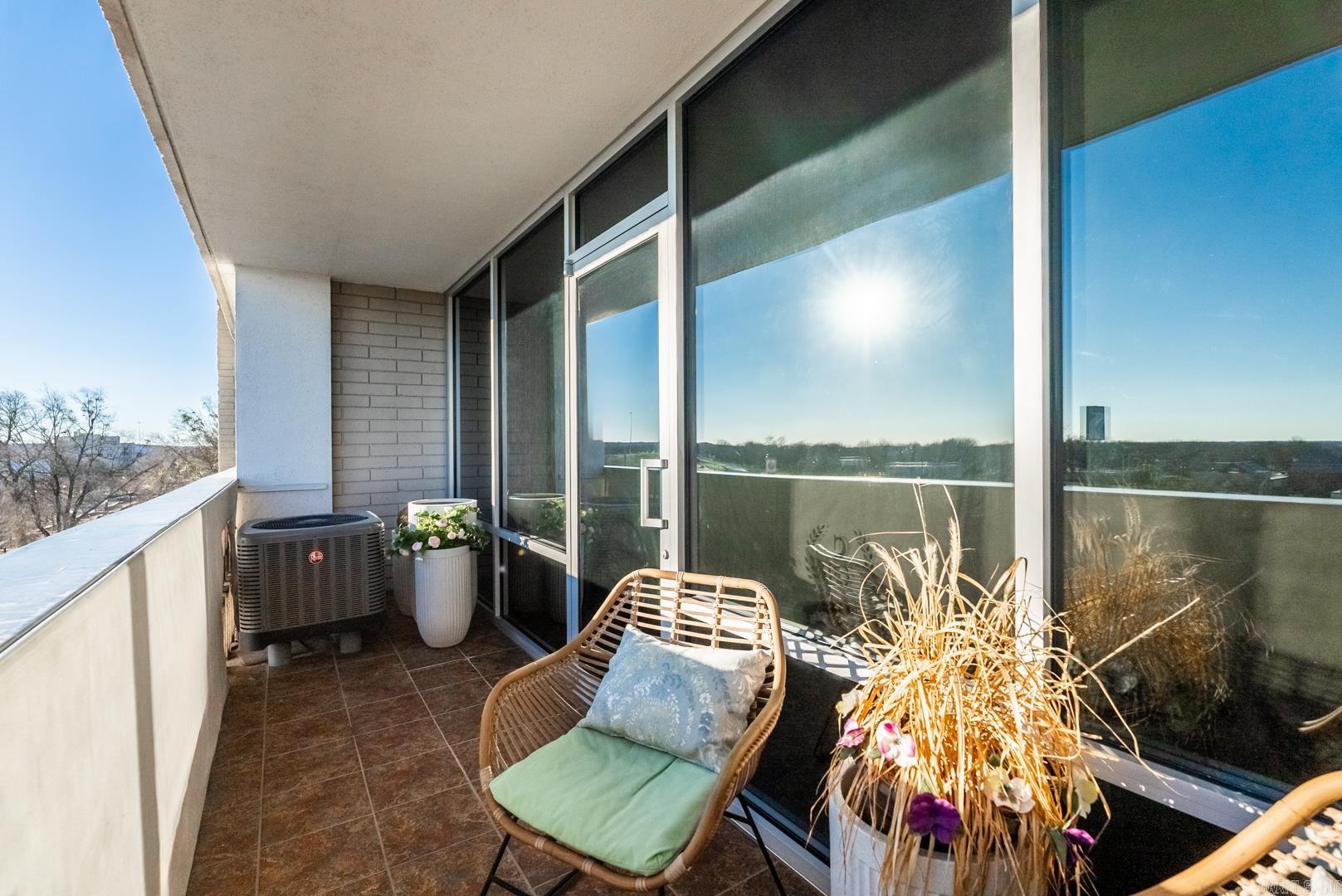 700 E 9th 6D Street Unit: 6D