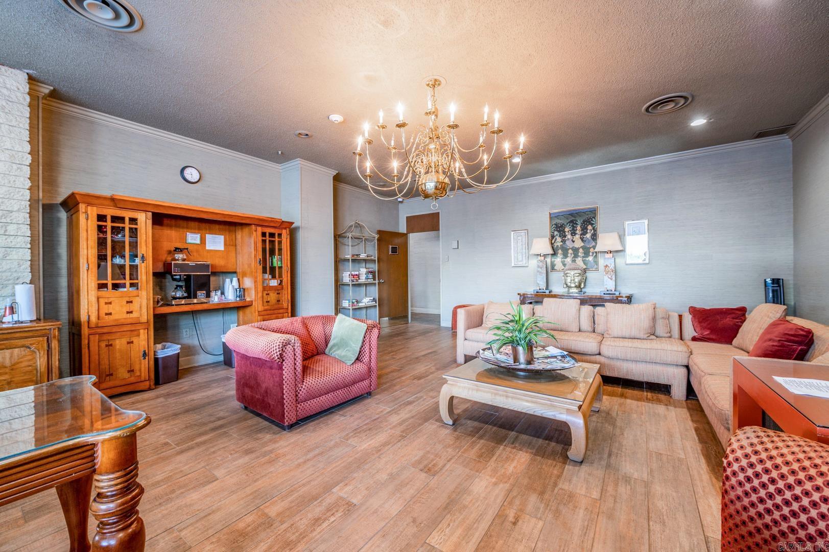 700 E 9th 6D Street Unit: 6D