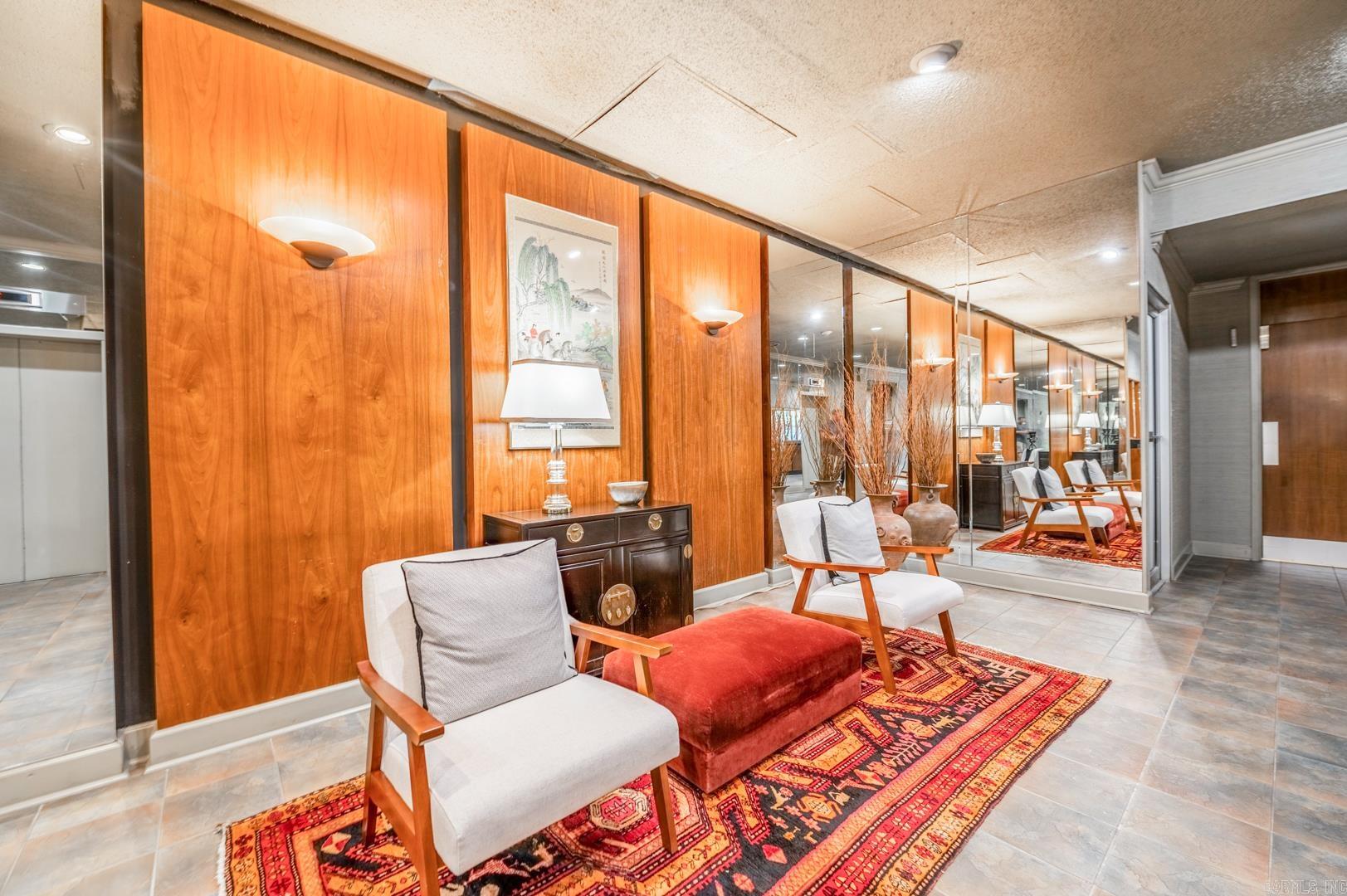 700 E 9th 6D Street Unit: 6D