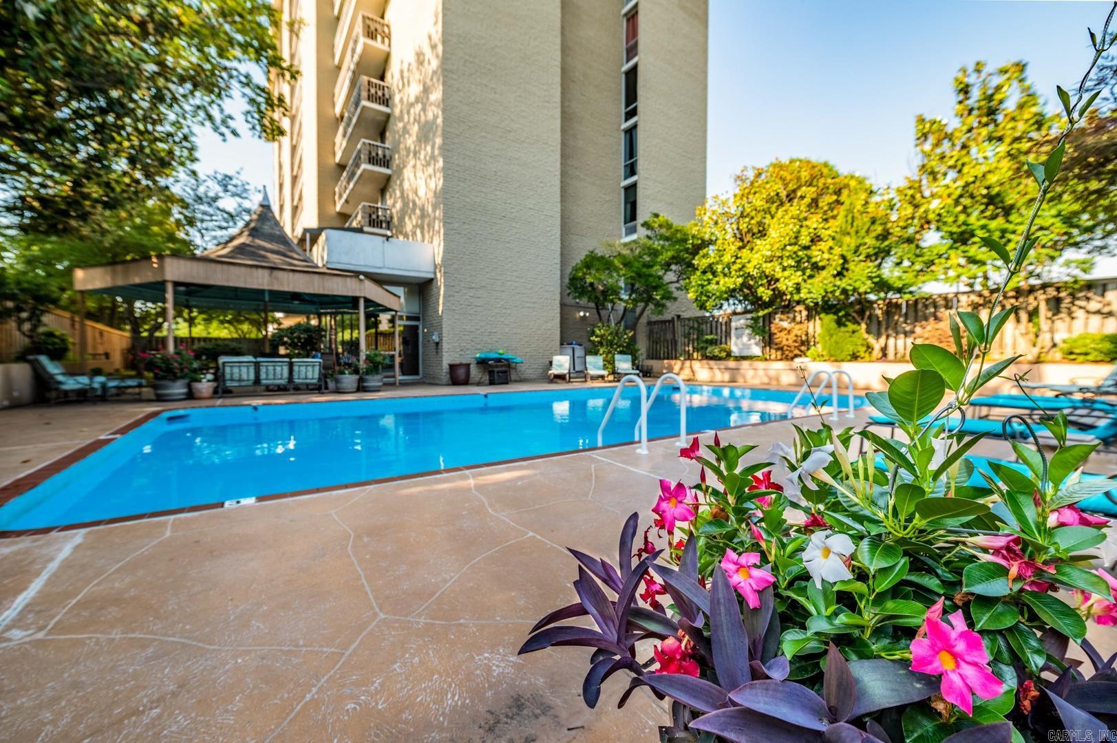 700 E 9th 6D Street Unit: 6D